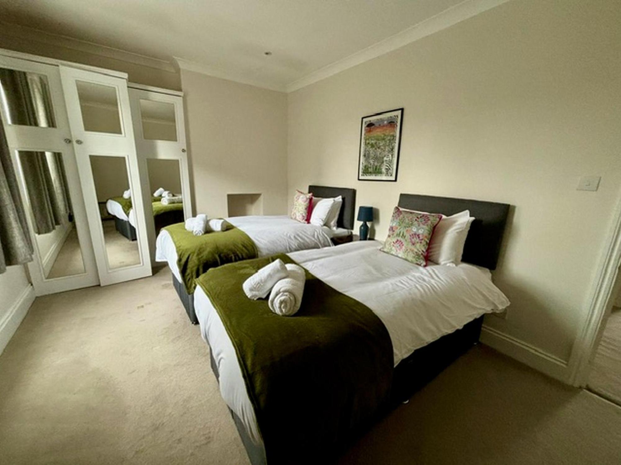 Charming Fulham Spacious With Modern Touches Holiday home *