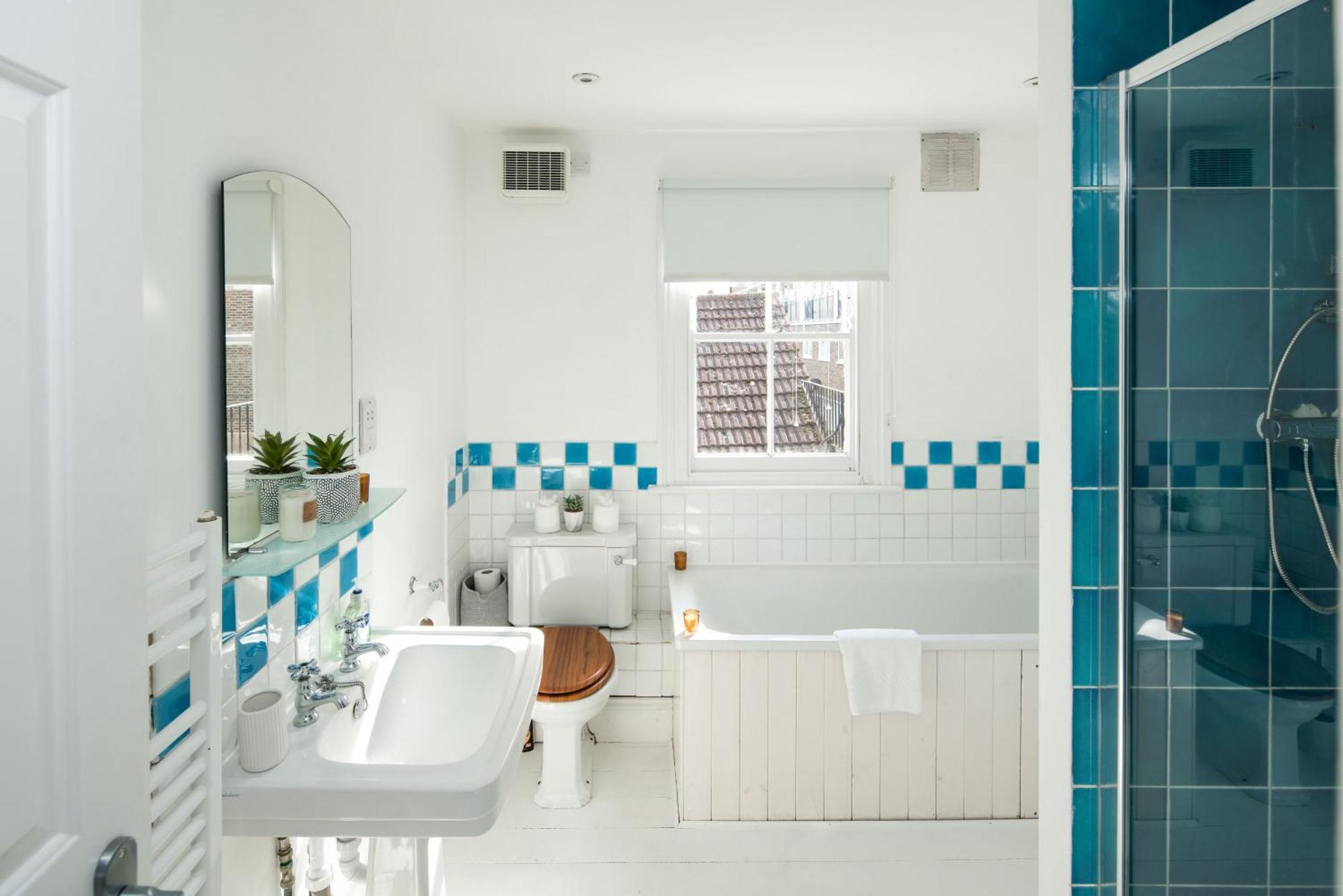 Charming Fulham Spacious With Modern Touches