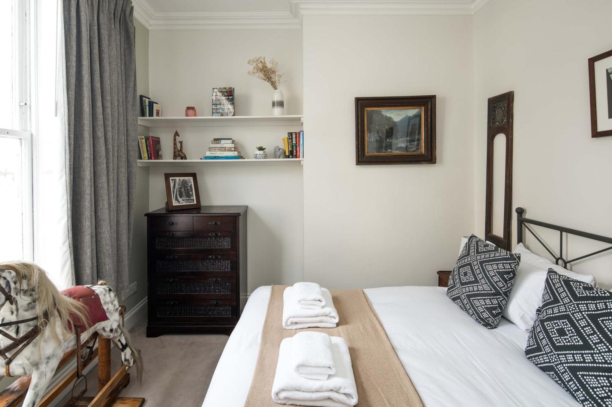 Charming Fulham Spacious With Modern Touches Holiday home *