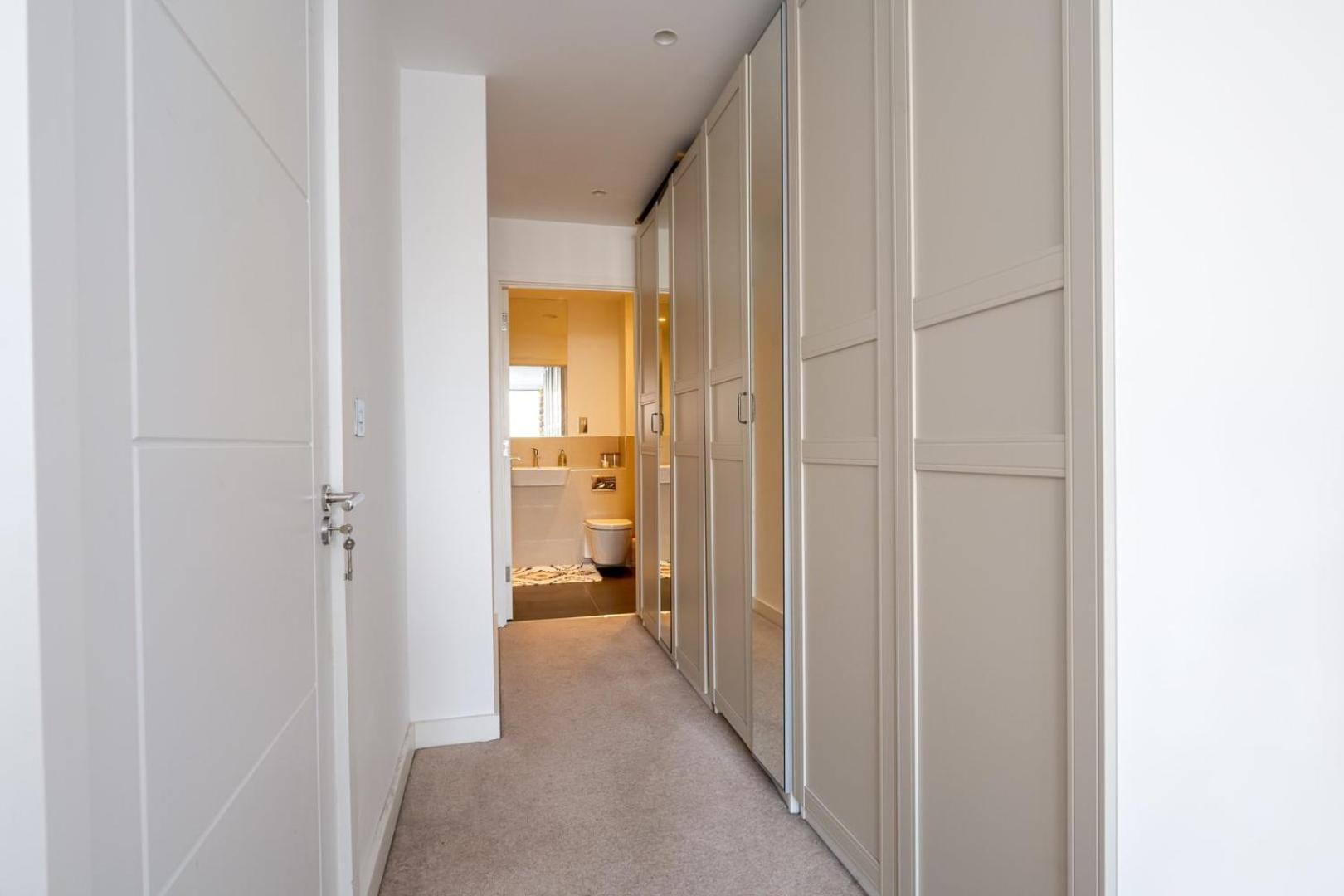 Lägenhet Guestready - Modern With Garden