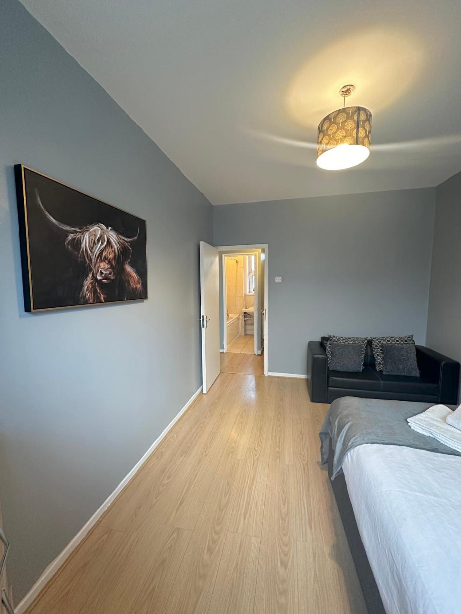1 Bedroom Flat In Whitechapel, Appartement *