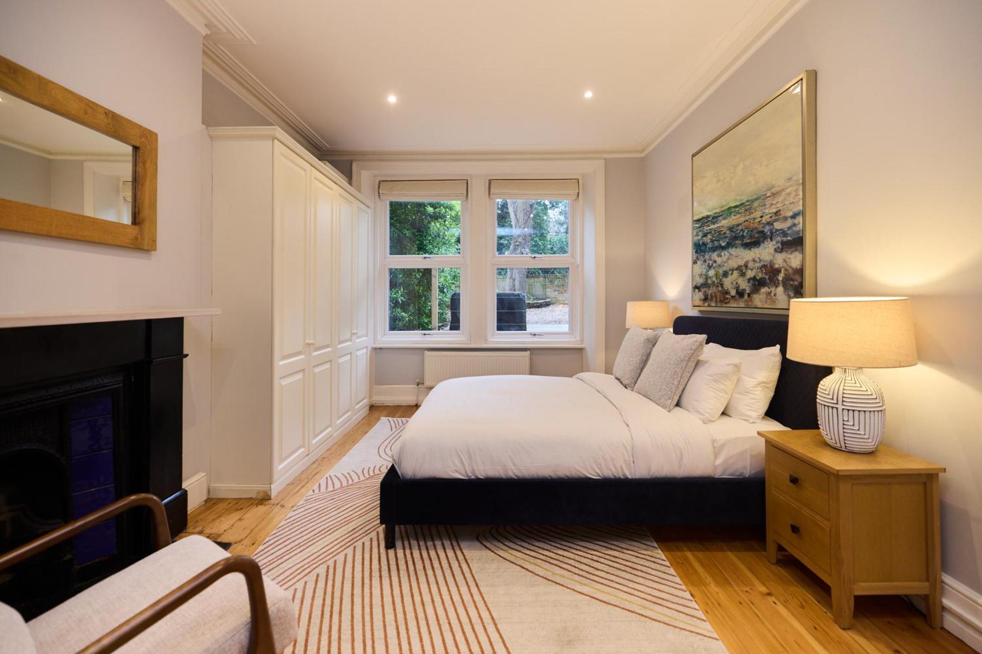 The West Kensington Hideout - Cozy 2bdr Flat With Garden Apartment *