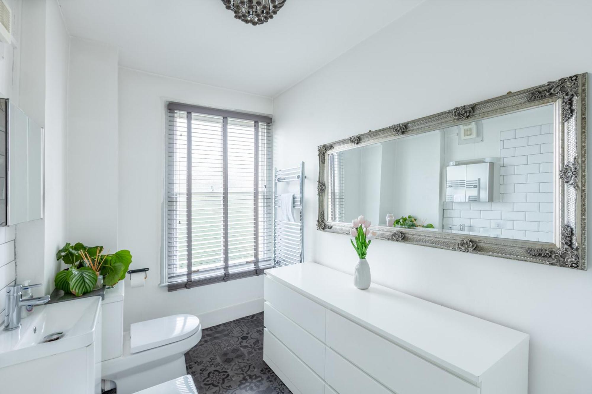 Peacefully Set 2level 2br Btw Brixton & Camberwell Londra