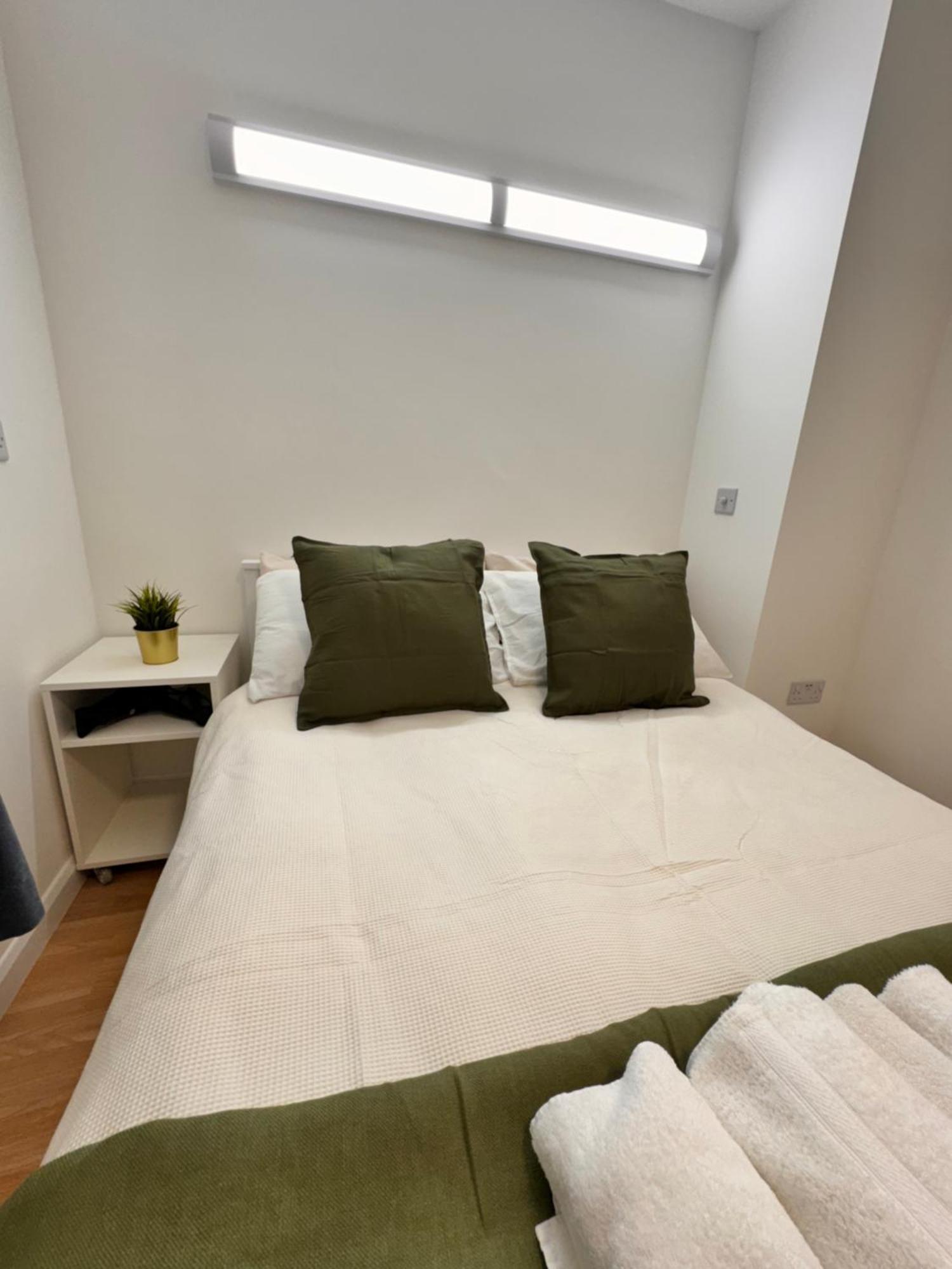 Lägenhet Luxury 2 Bhk In Canary Wharf