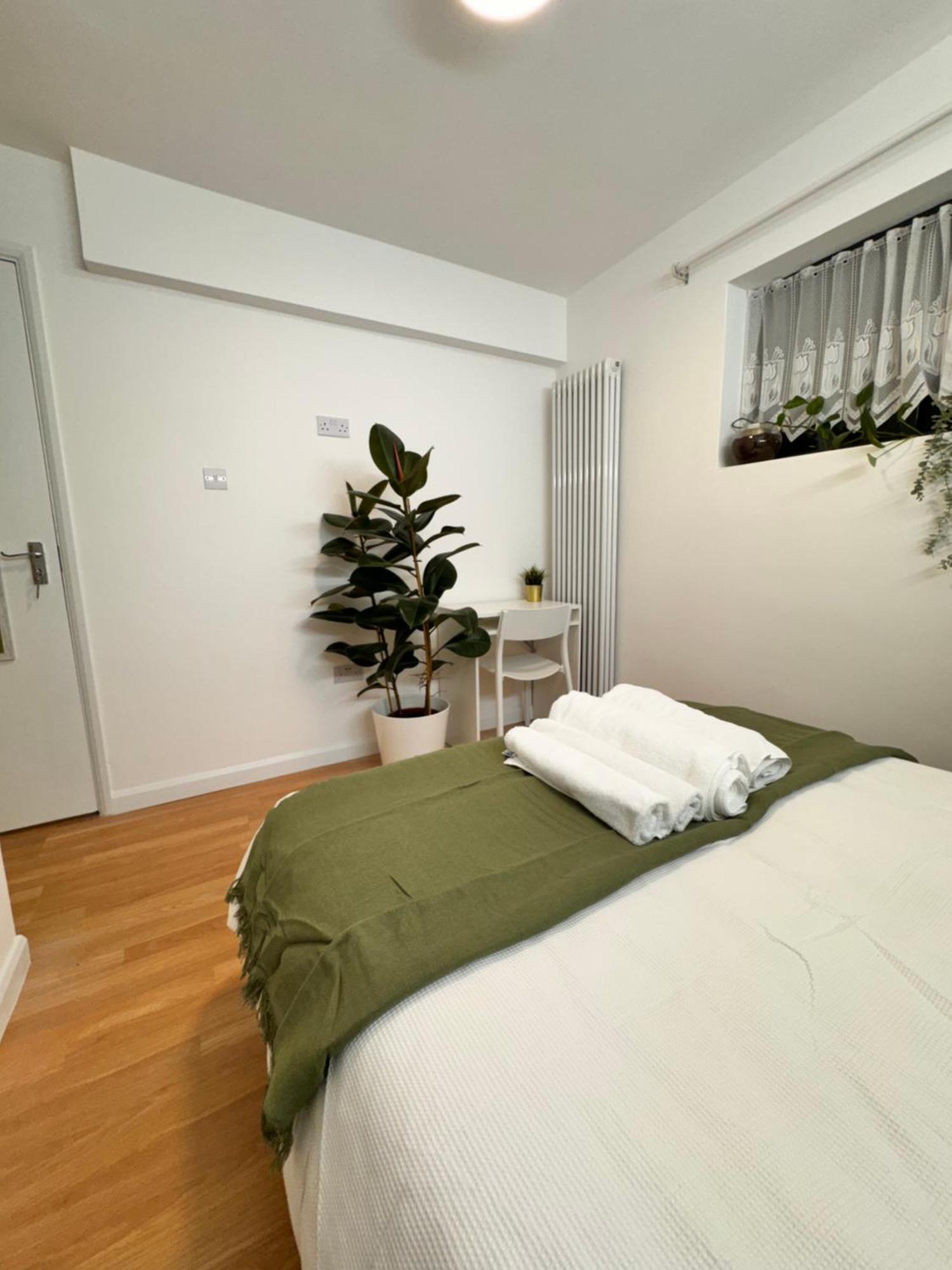 Luxury 2 Bhk In Canary Wharf Lägenhet London