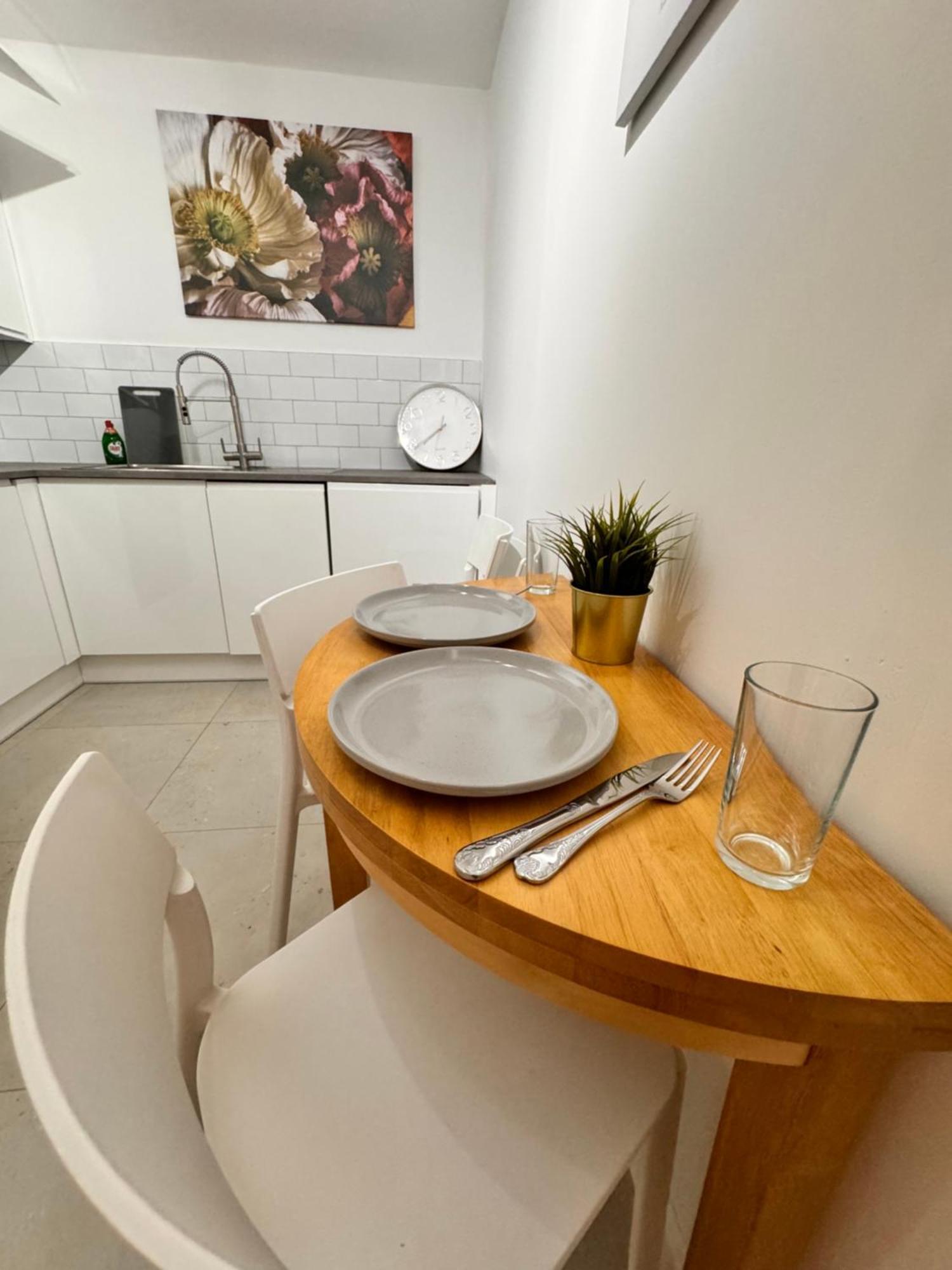Luxury 2 Bhk In Canary Wharf Lägenhet London