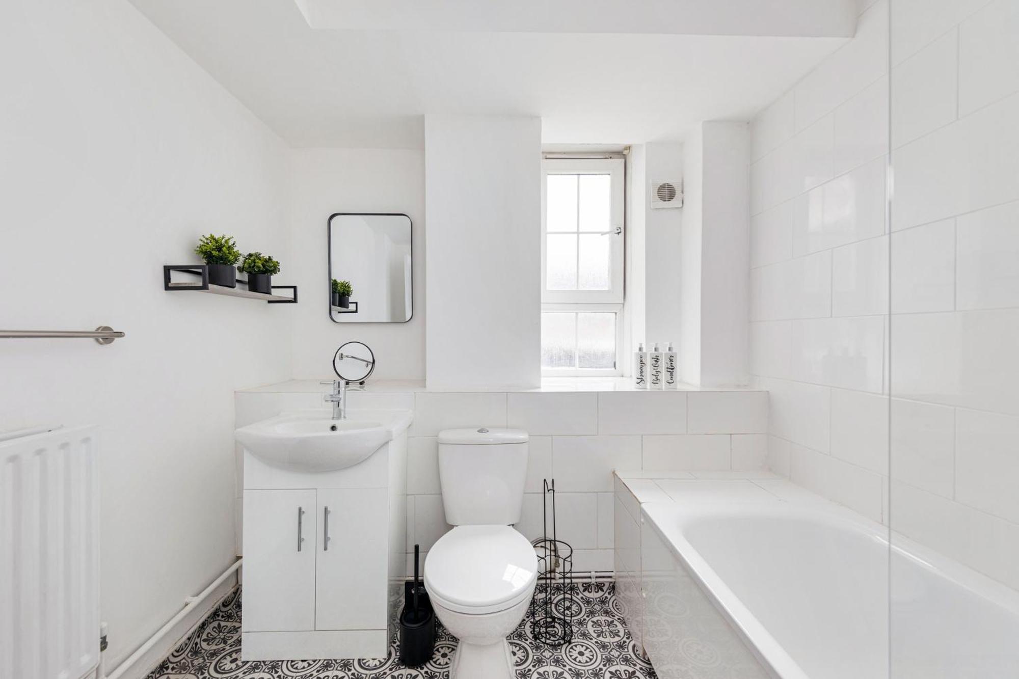 Sleek Shoreditch Hideout - 2 Bed Gem With Balcony In Appartement Londres