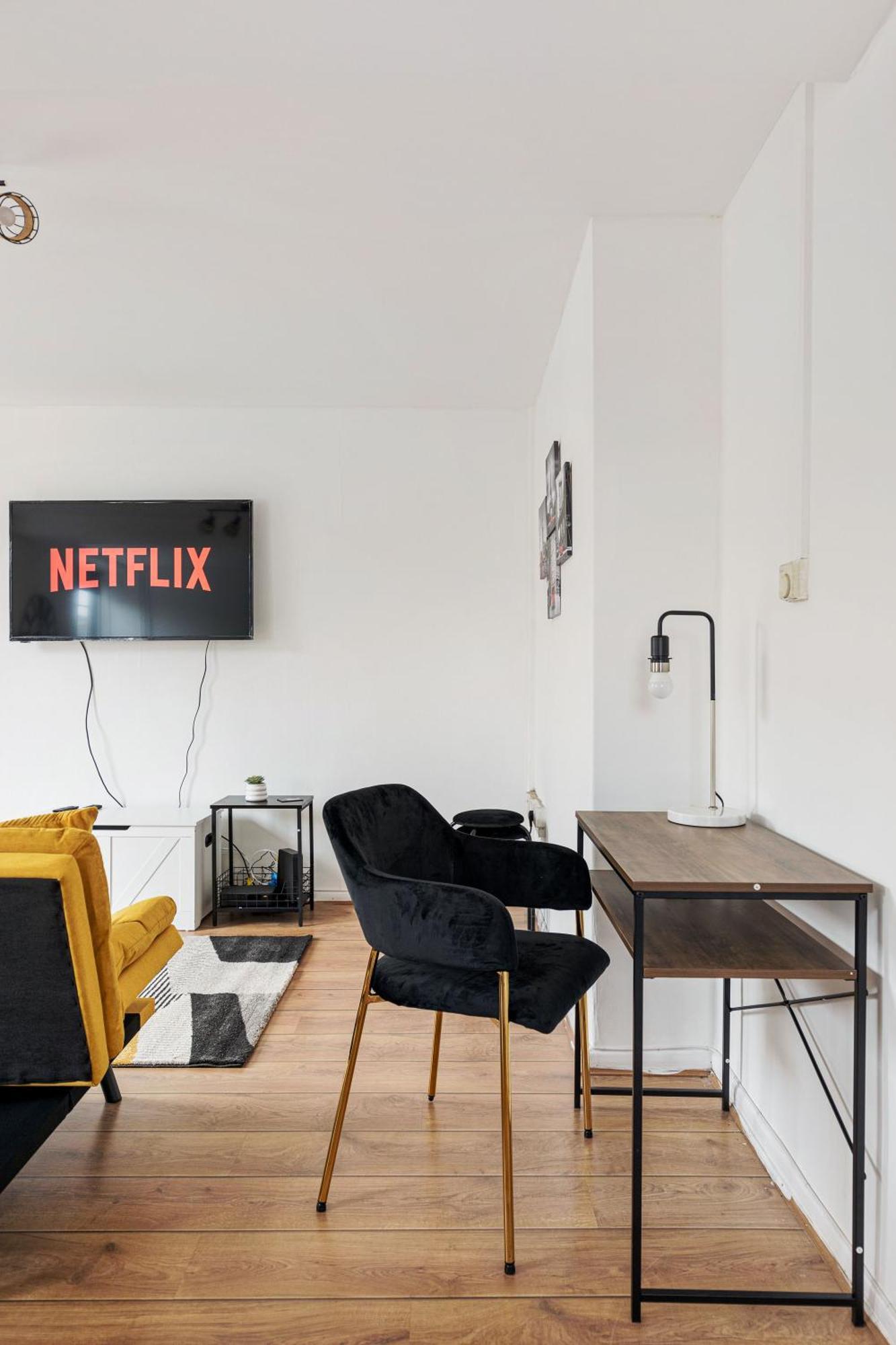 Sleek Shoreditch Hideout - 2 Bed Gem With Balcony In Appartement