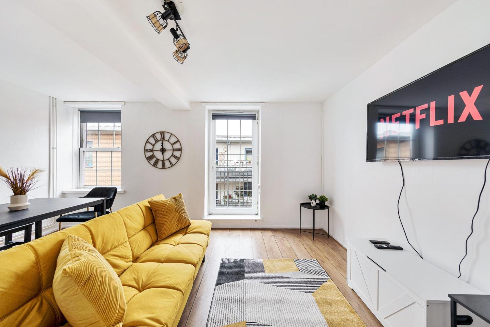 Sleek Shoreditch Hideout - 2 Bed Gem With Balcony In Appartement