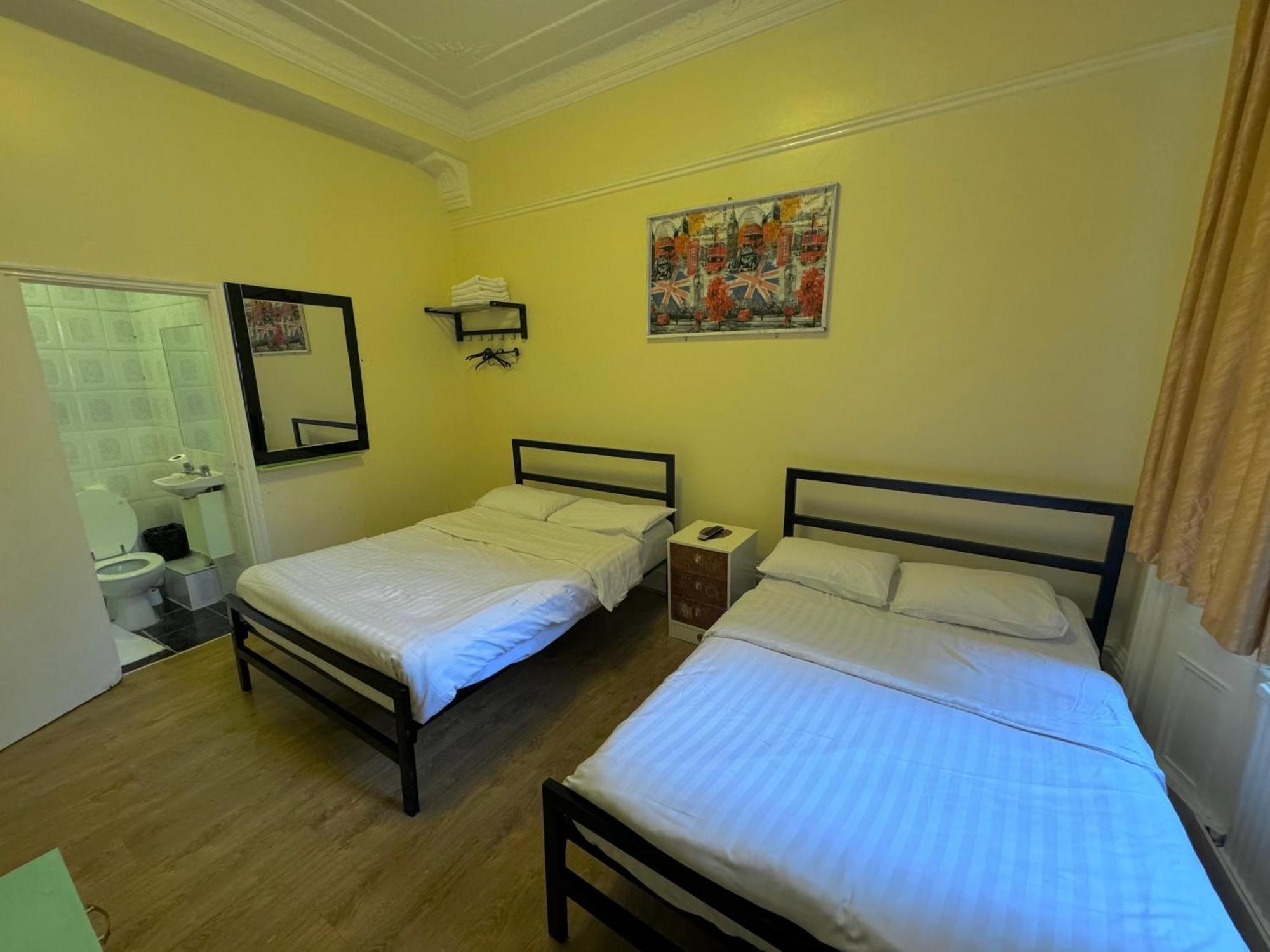 Anwar House Gasthuis 2*