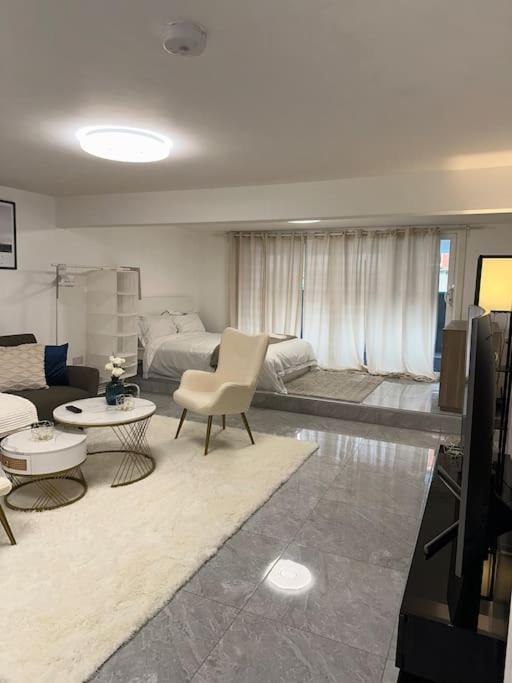 Central Entire Studio Appartamento *