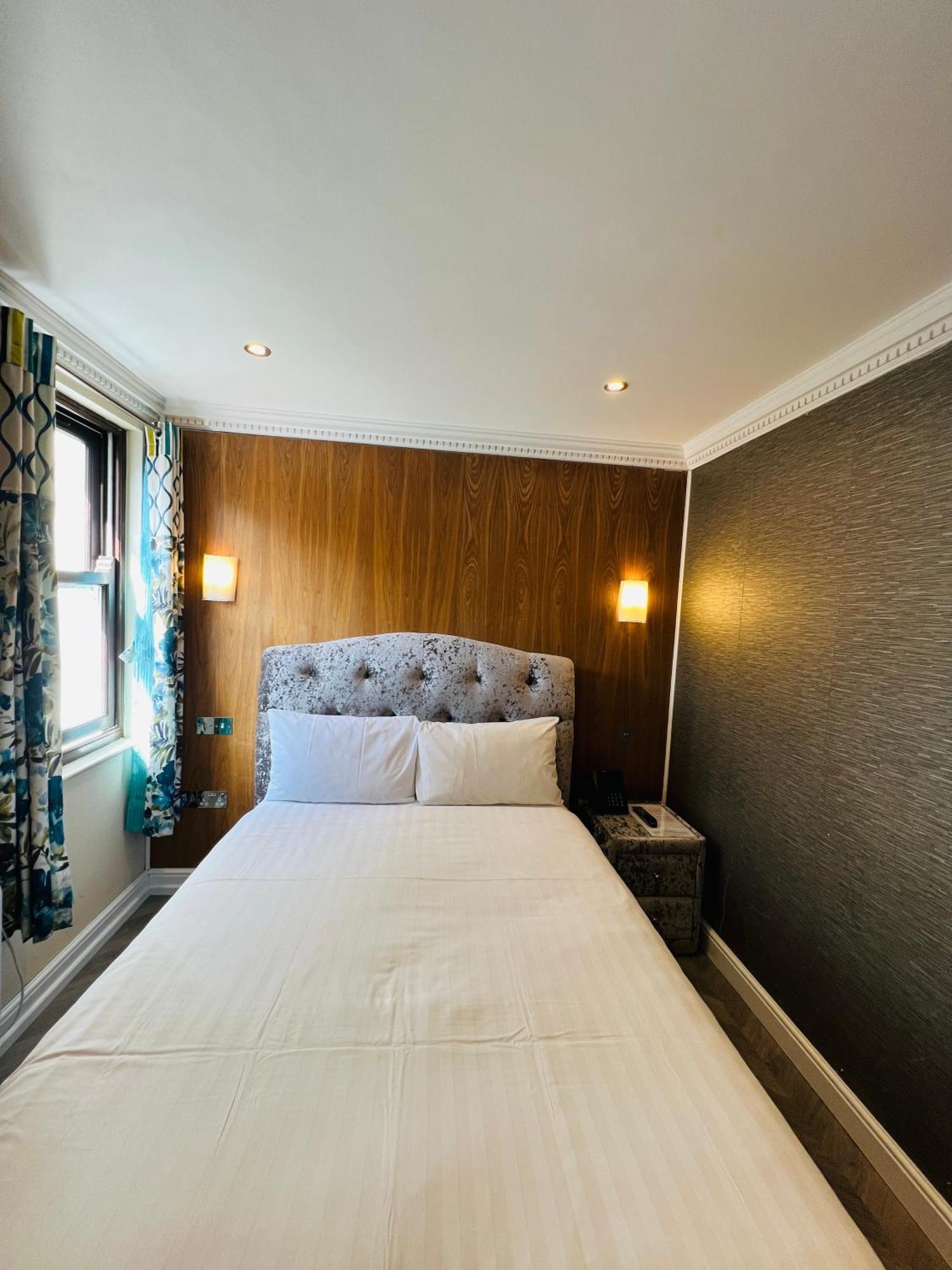 Cheshire Hotel London