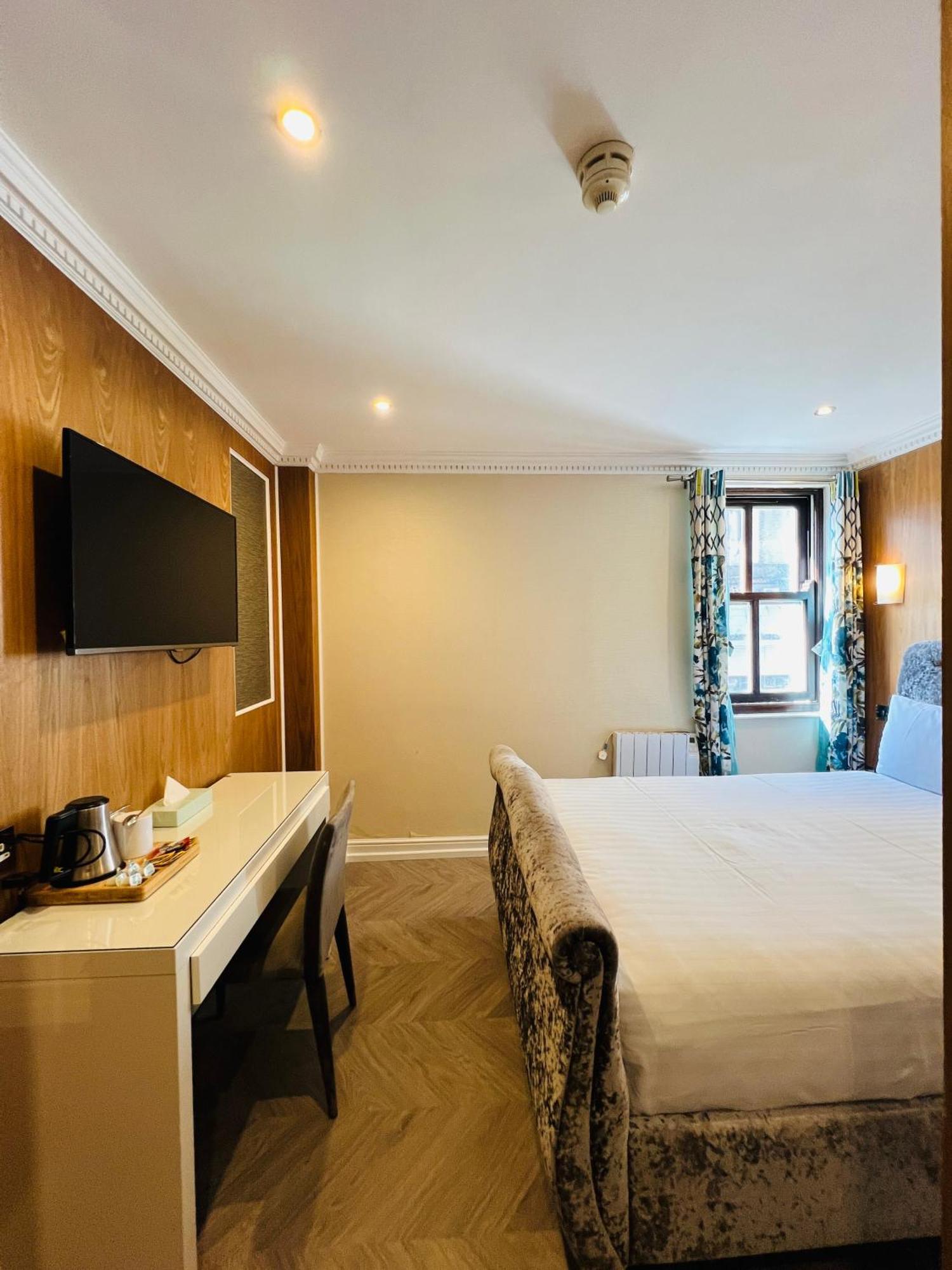 Hotel Cheshire 3*
