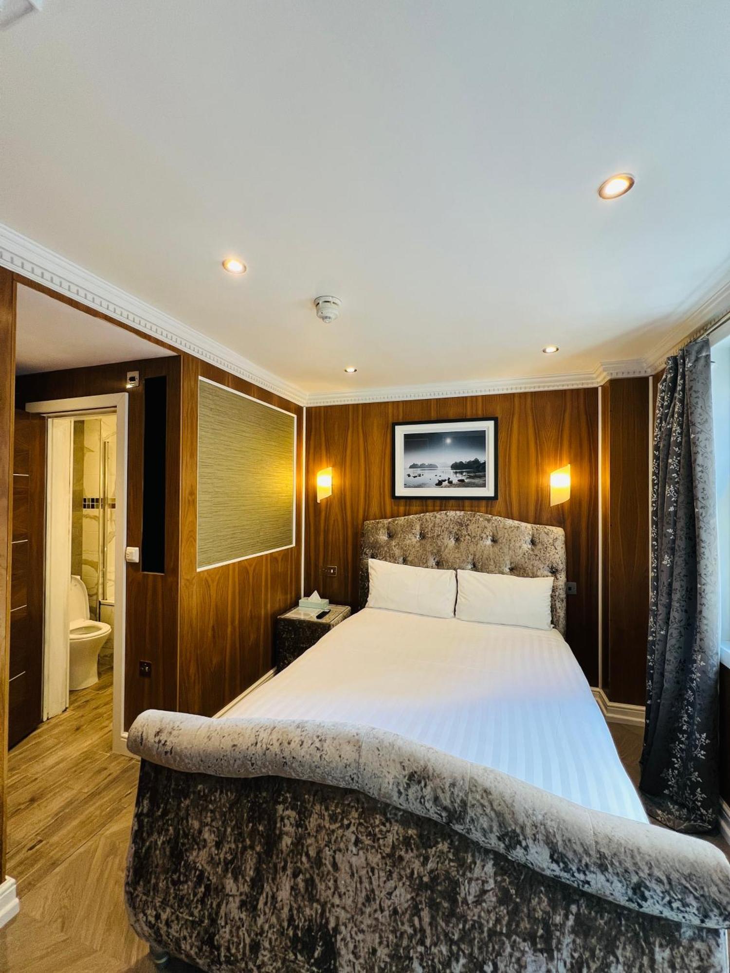 Cheshire Hotel London