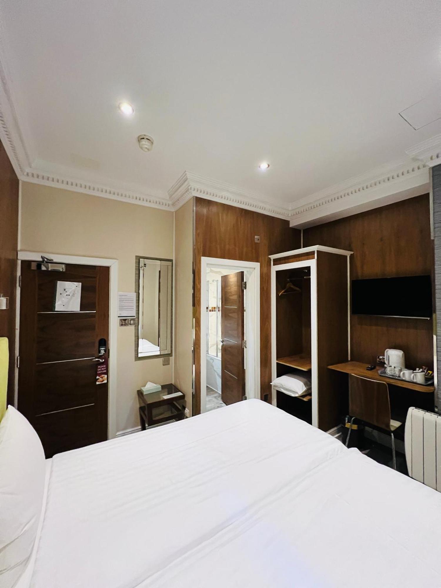 Cheshire 3* London
