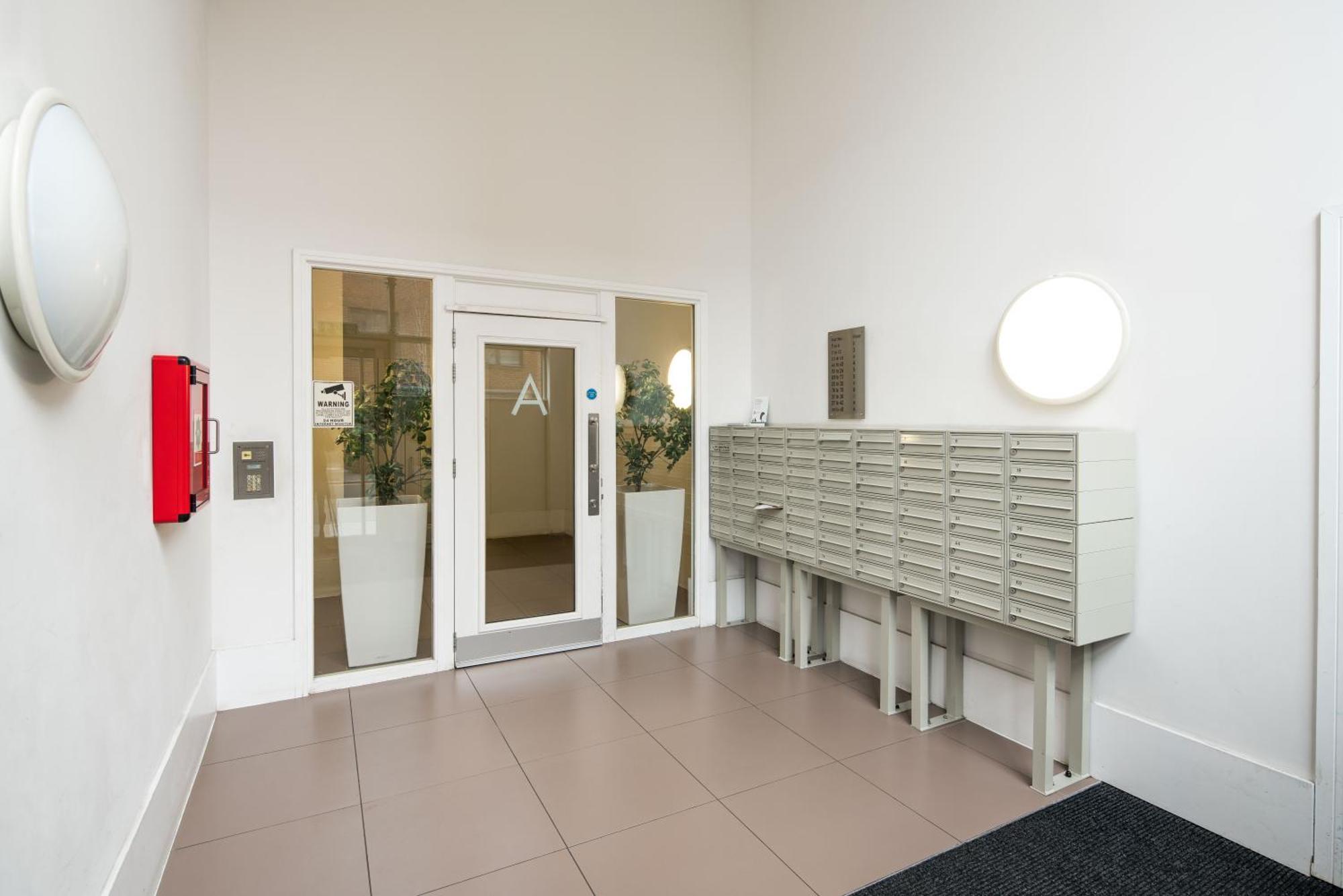 Canning Town -2 Bed Luxury * Londres