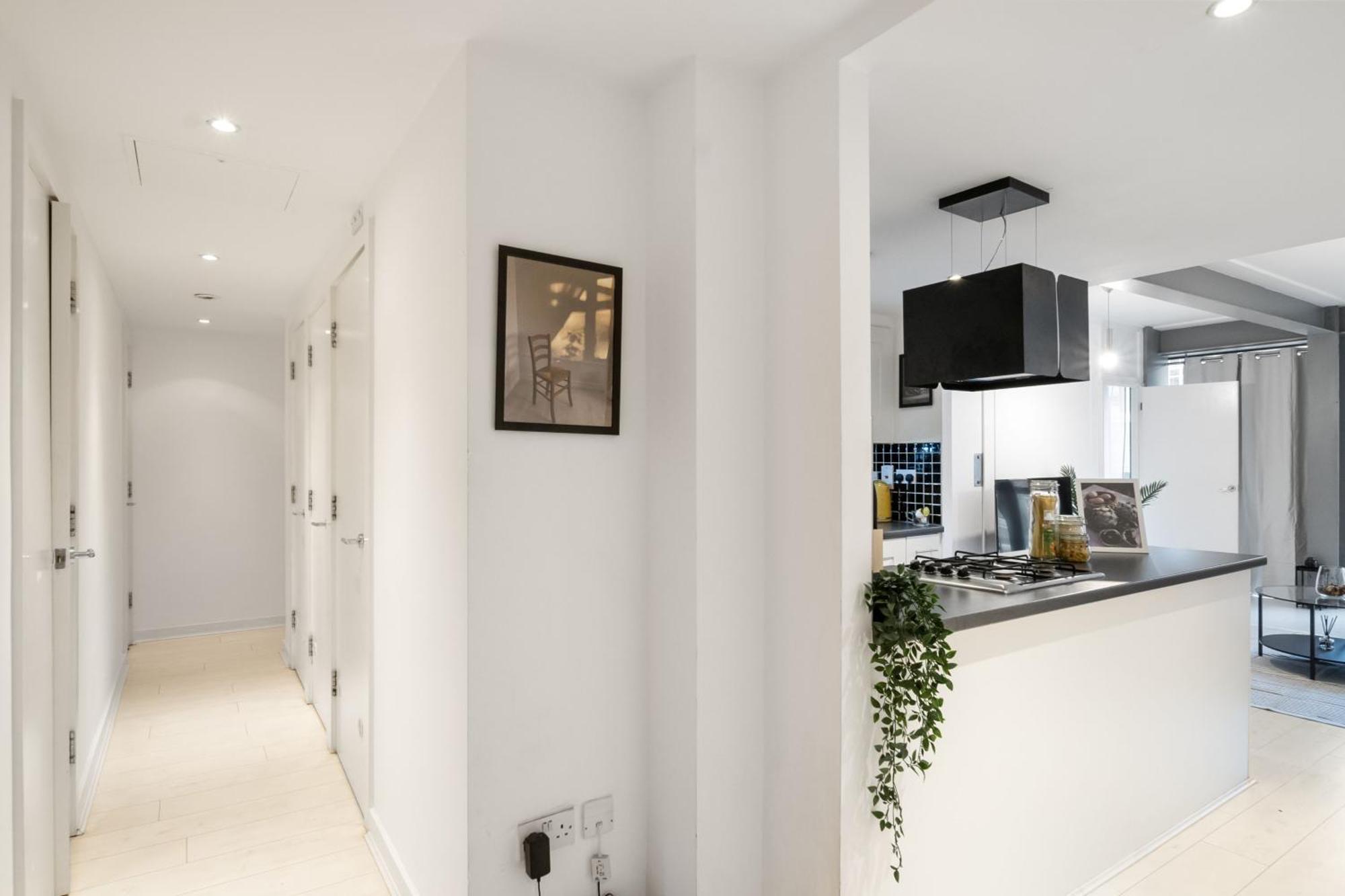 Livestay - Modern Two Bed In Stratford Apartment *