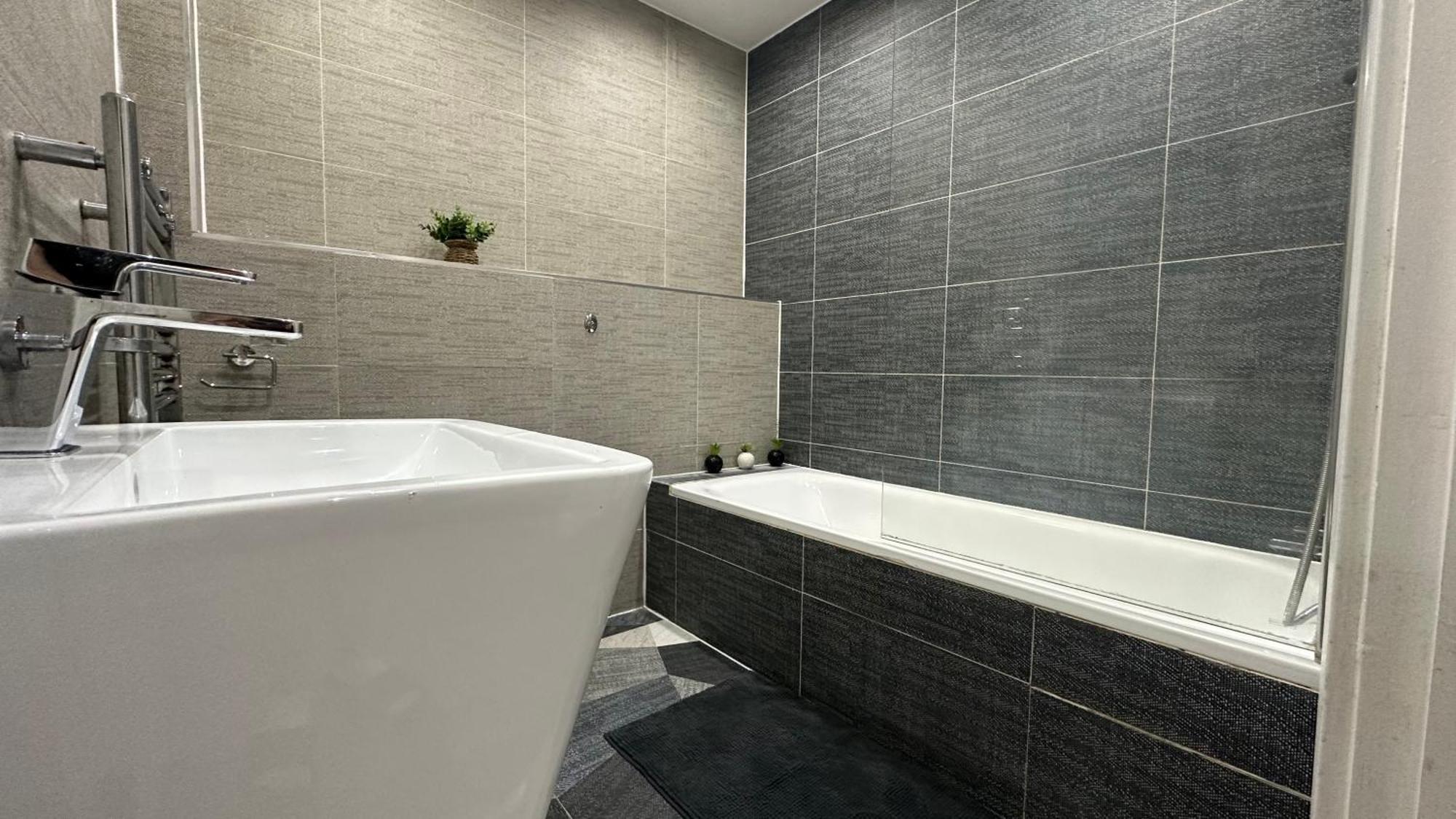 1 Bedroom Flat In Elephant And Castle Zone 1