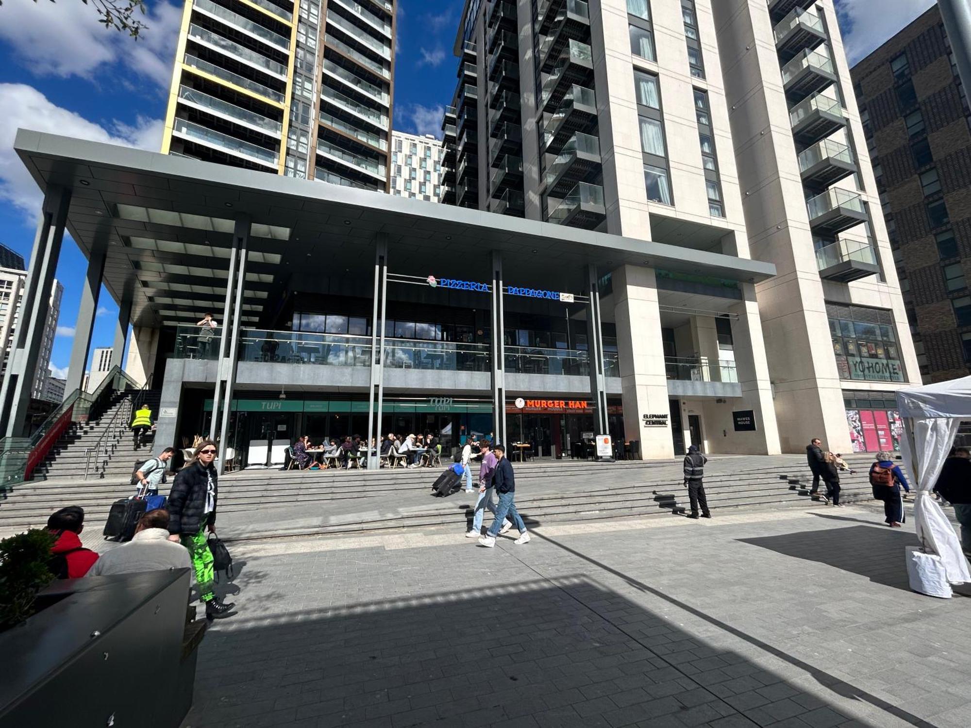 Modern 2 Bedroom Secured Flat *