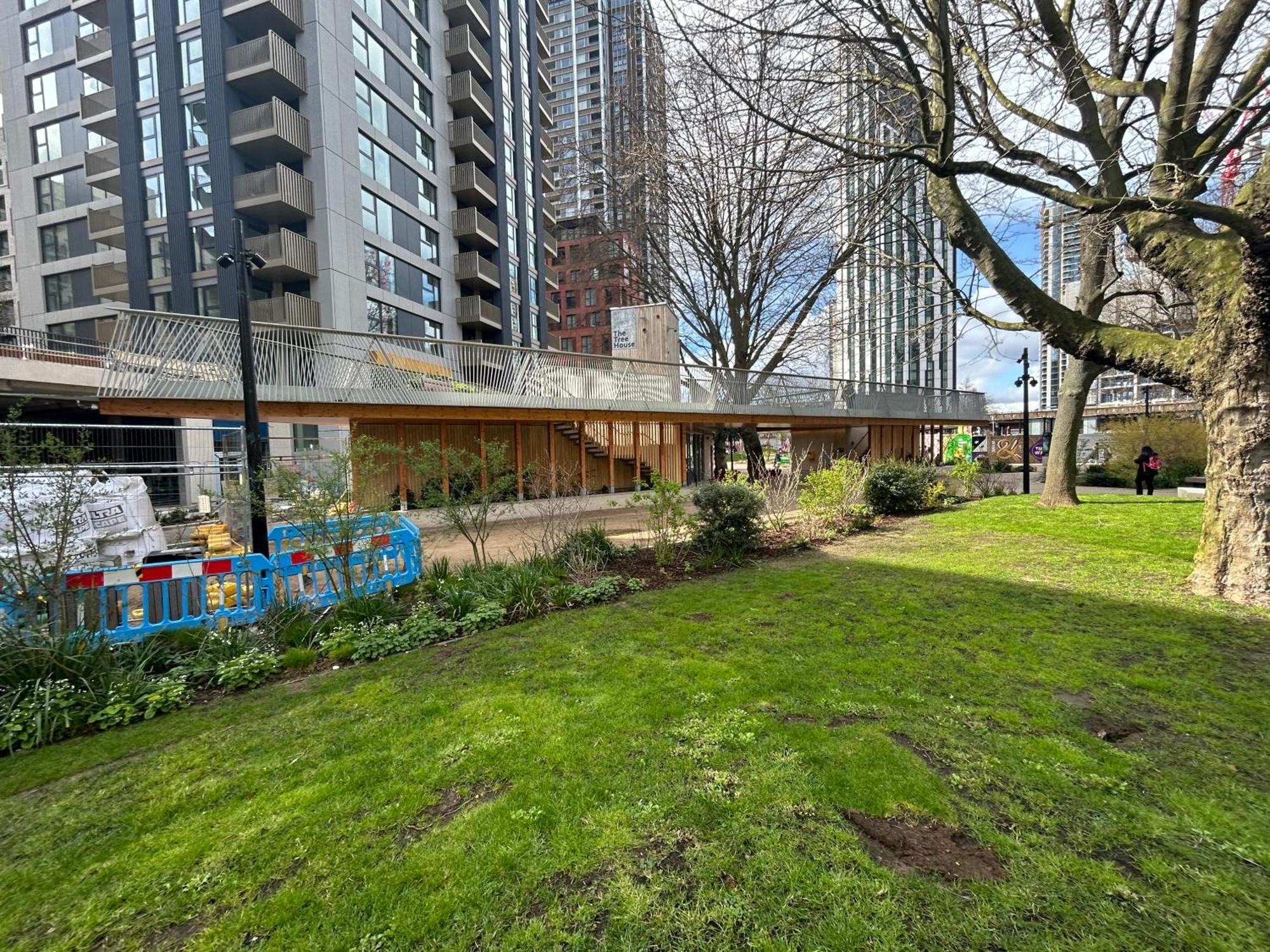Modern 2 Bedroom Secured Flat