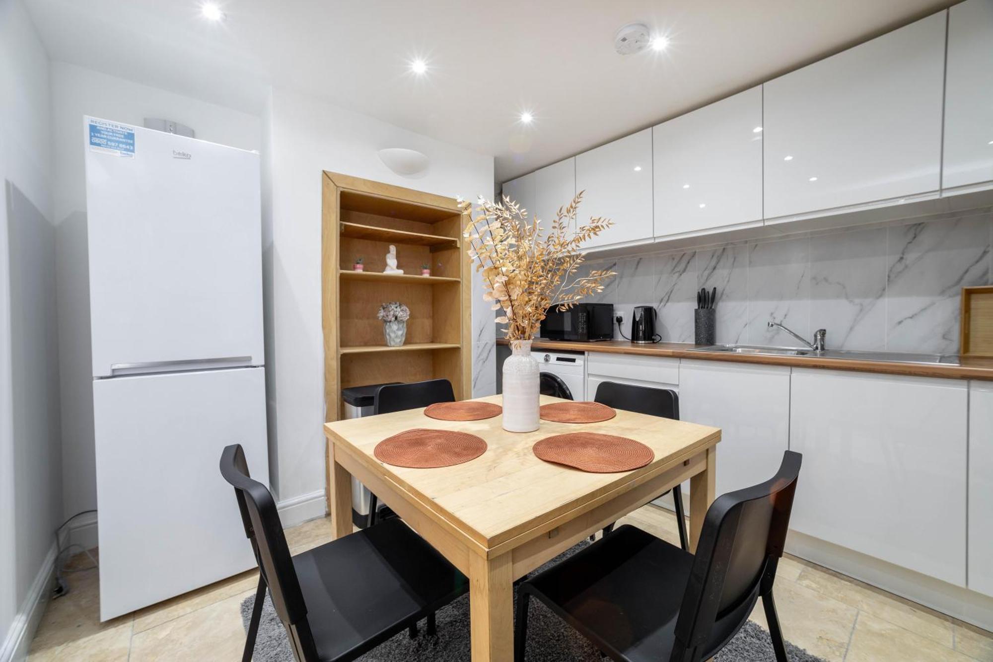 Lägenhet 3 Bedroom House In Notting Hill *