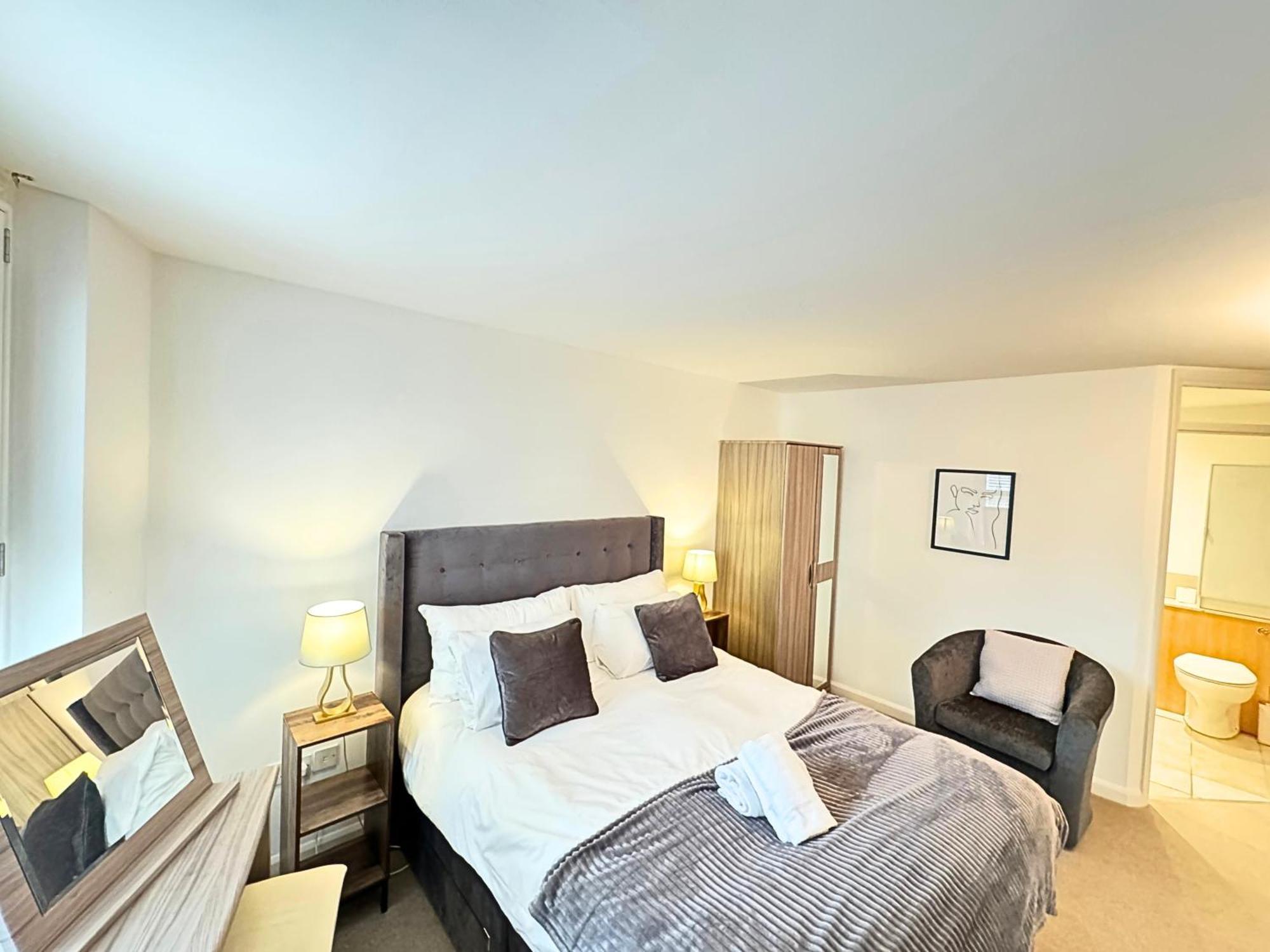 The Heart Of Kensington Mews - 3 Bedrooms House-private Entrance-hyde Park Walk Away-green Park 9 Minutes Underground- The Of With Glamour Of Kensington London