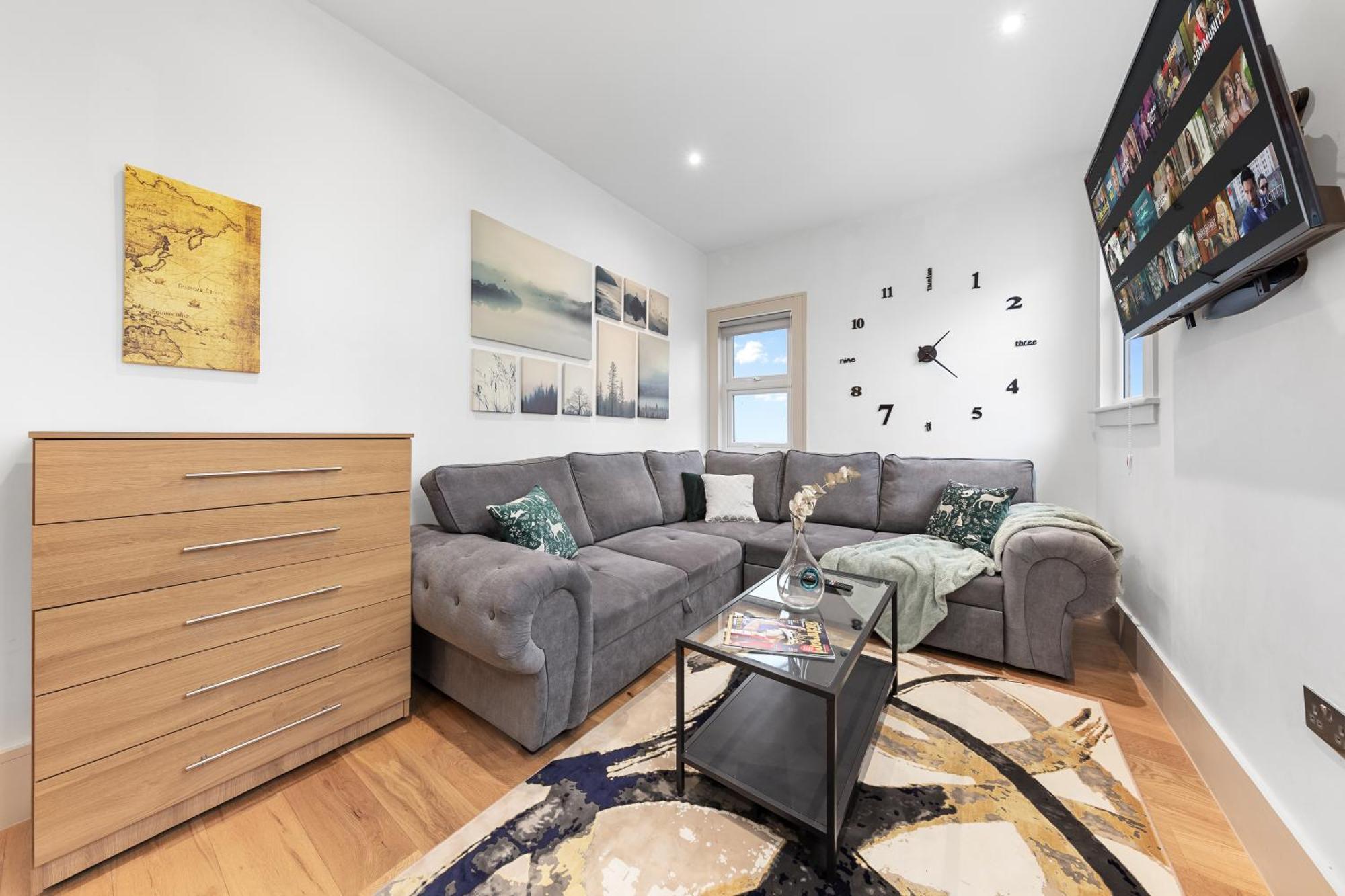 Modern Spacious 1 Bed Flat Near Richmond Park Appartement Londen