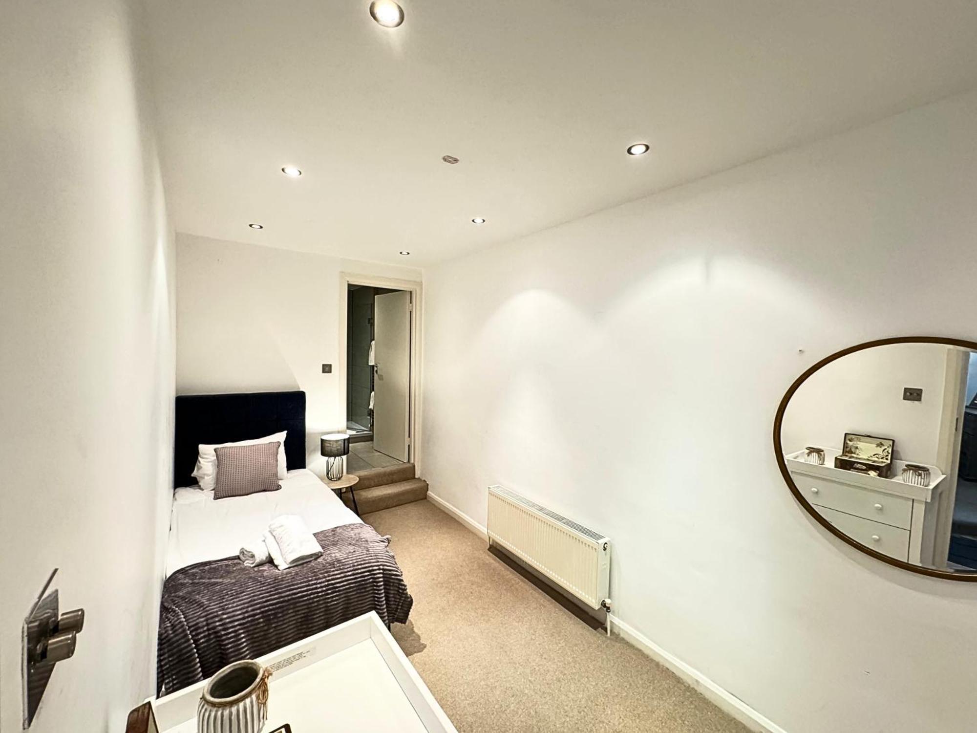 The Heart Of Kensington Mews - 3 Bedrooms House-private Entrance-hyde Park Walk Away-green Park 9 Minutes Underground- The Of With Glamour Of Kensington London
