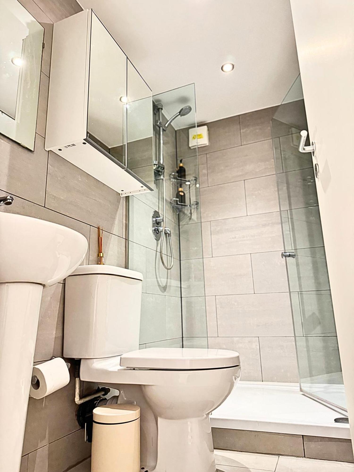 The Heart Of Kensington Mews - 3 Bedrooms House-private Entrance-hyde Park Walk Away-green Park 9 Minutes Underground- The Of With Glamour Of Kensington Ferienhaus *