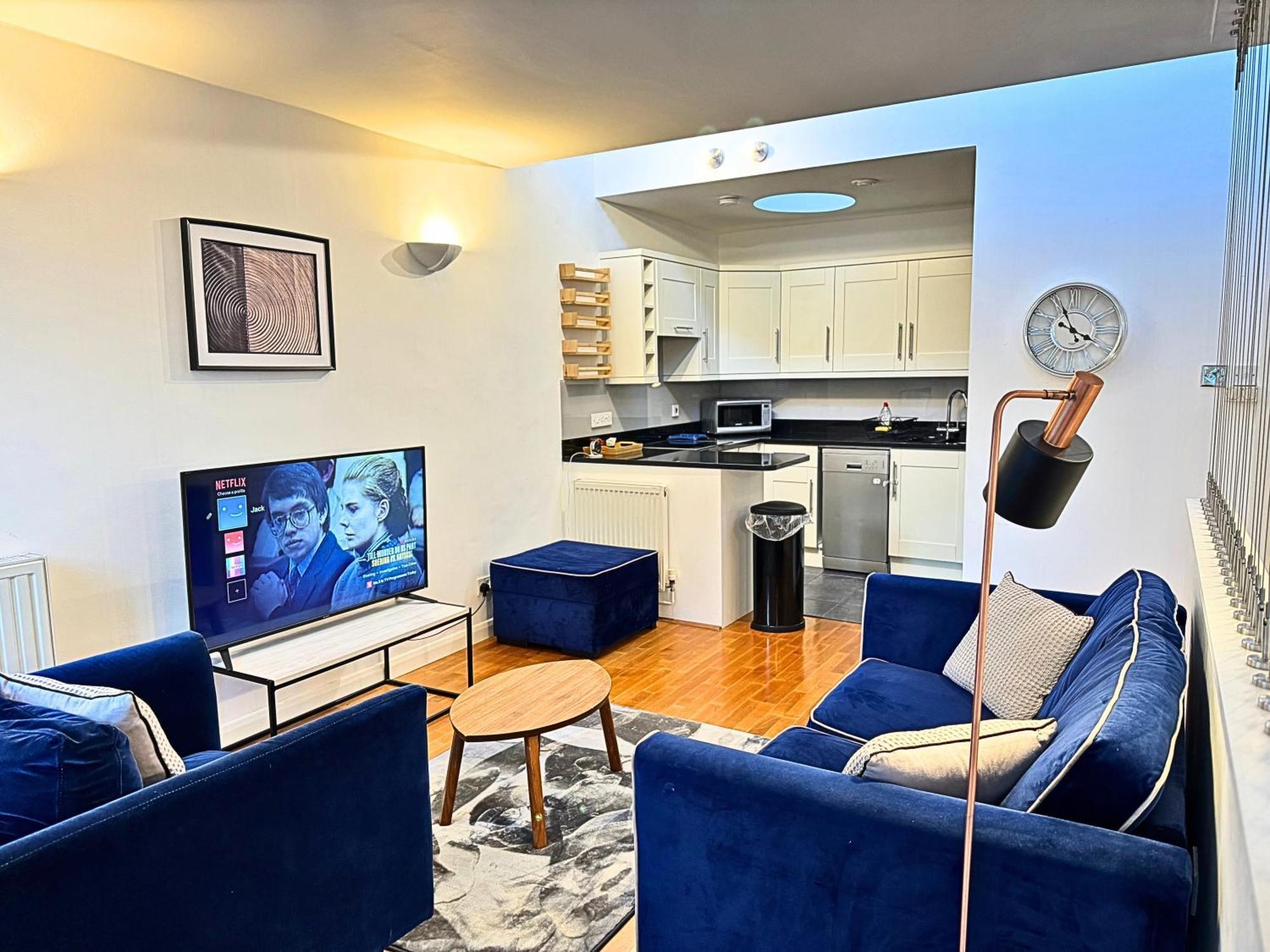 The Heart Of Kensington Mews - 3 Bedrooms House-private Entrance-hyde Park Walk Away-green Park 9 Minutes Underground- The Of With Glamour Of Kensington *