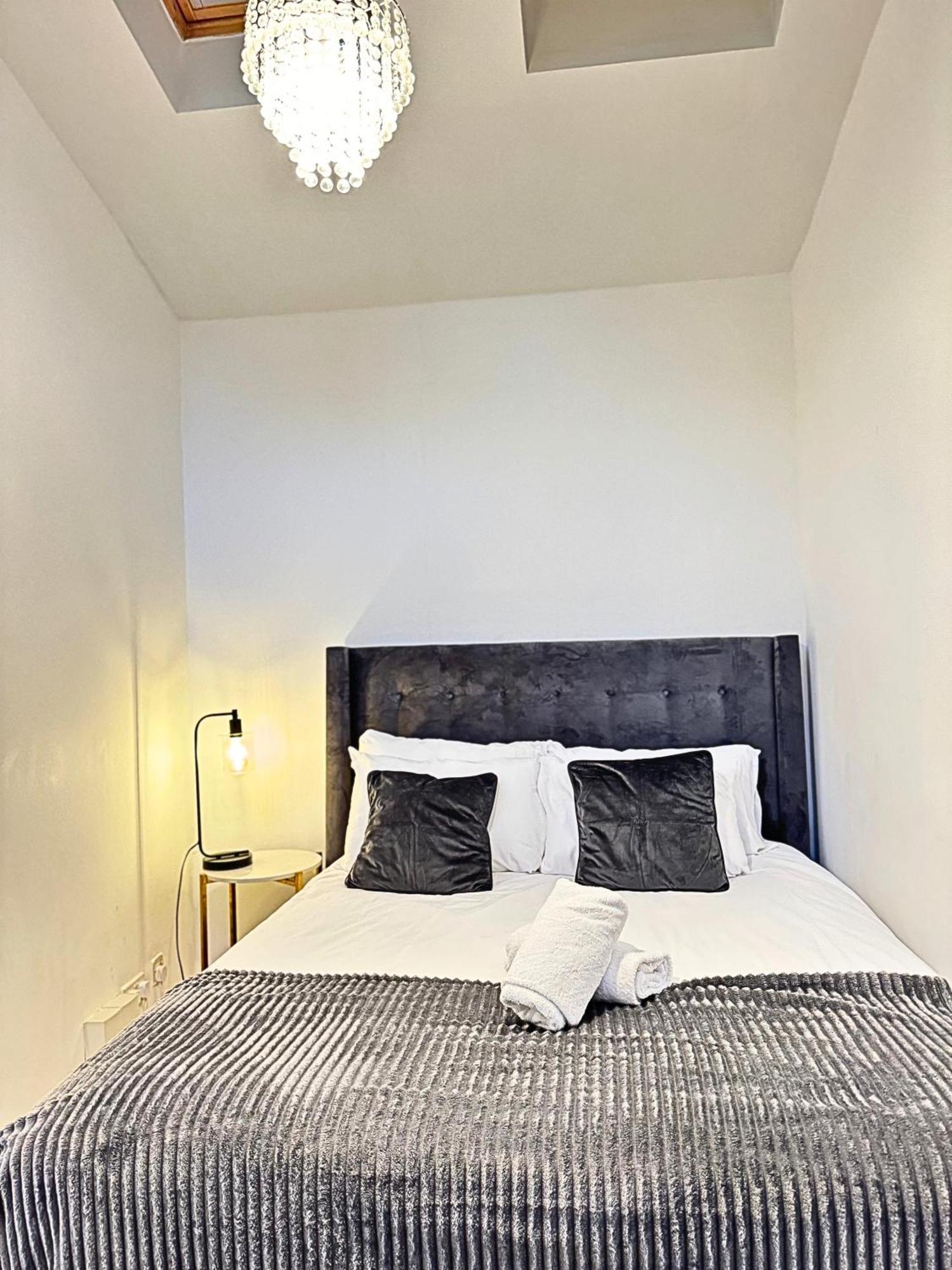 The Heart Of Kensington Mews - 3 Bedrooms House-private Entrance-hyde Park Walk Away-green Park 9 Minutes Underground- The Of With Glamour Of Kensington *