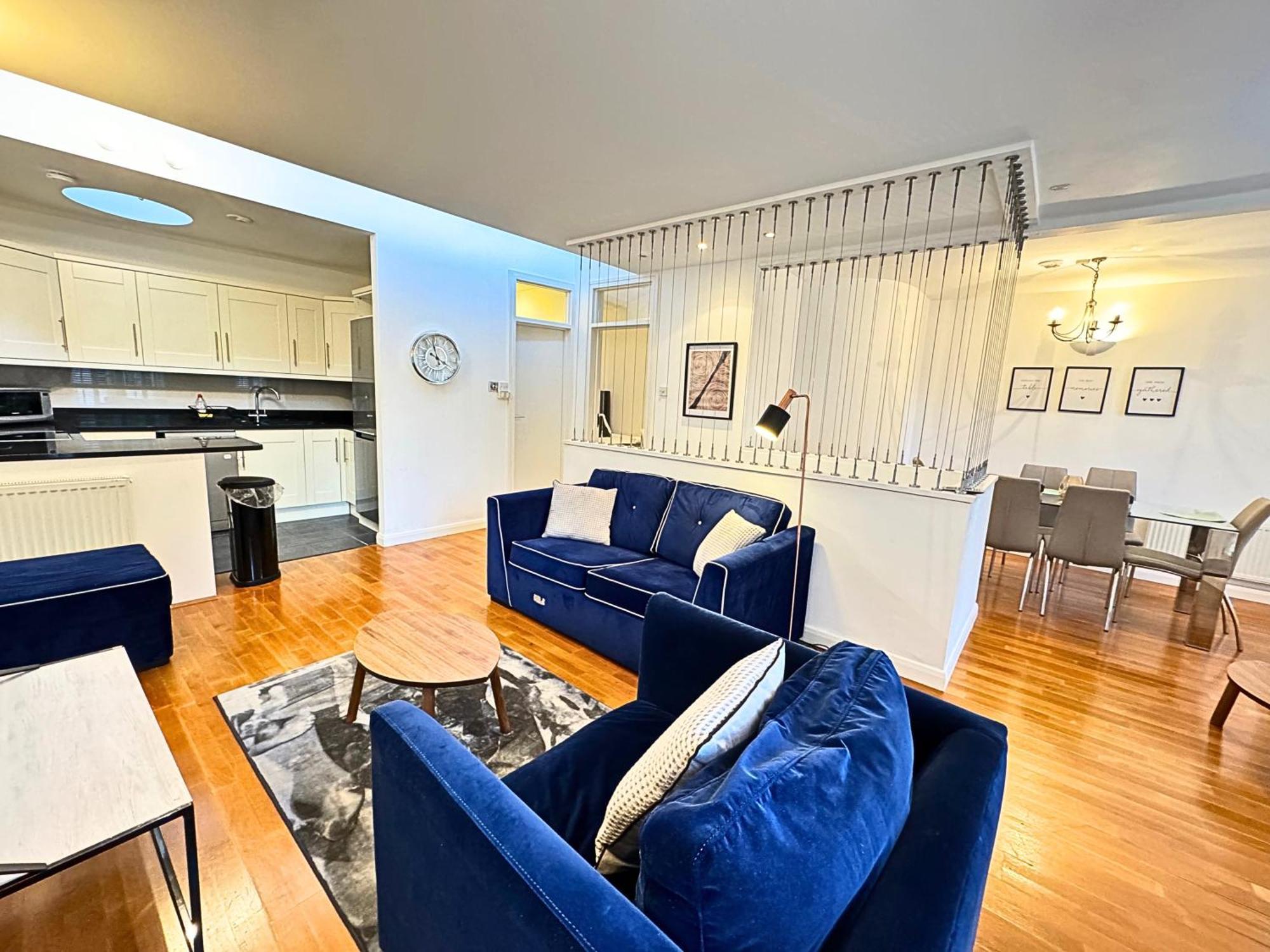 The Heart Of Kensington Mews - 3 Bedrooms House-private Entrance-hyde Park Walk Away-green Park 9 Minutes Underground- The Of With Glamour Of Kensington * London