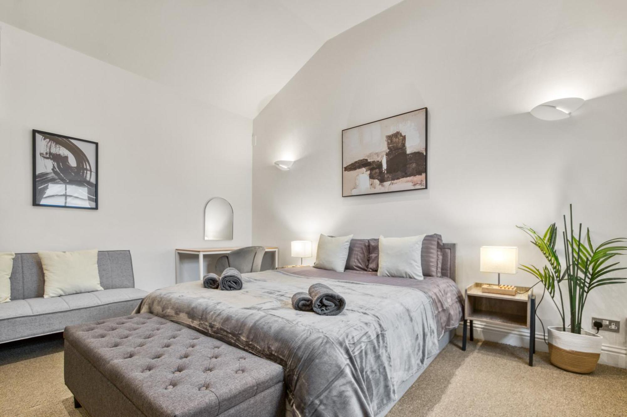 Vibrant 2-bed By Bow Apartment
