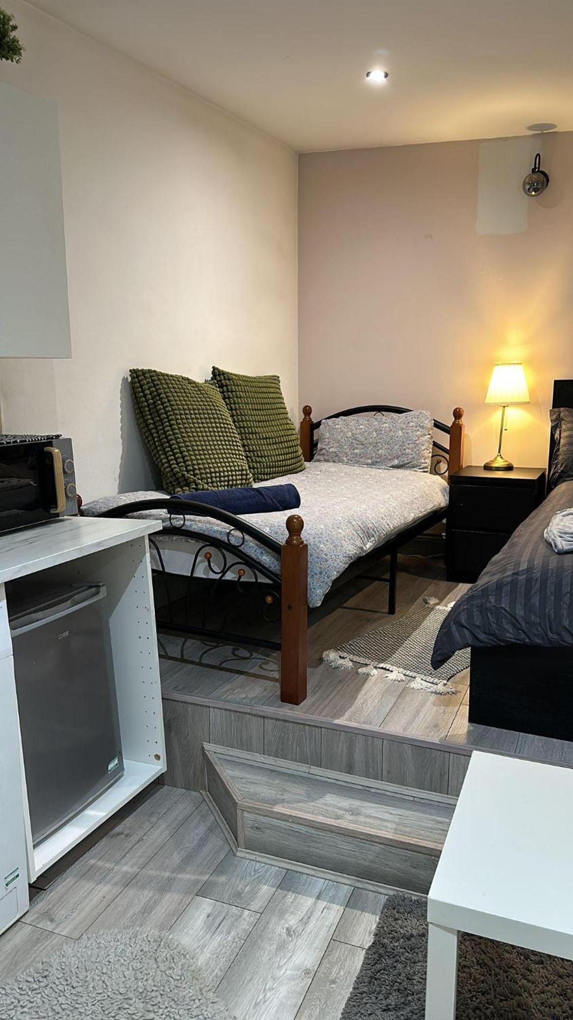 Acton High Street Apartment London