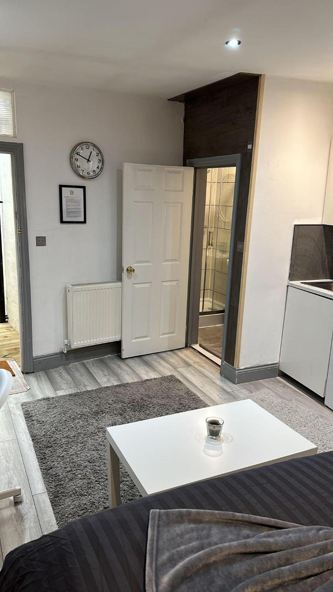 Apartment Acton High Street