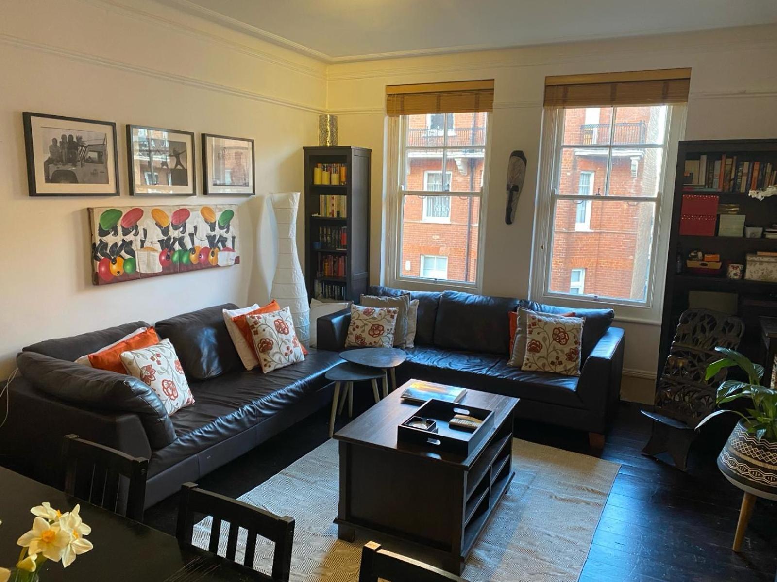 Spacious Flat In West Kensington Londra
