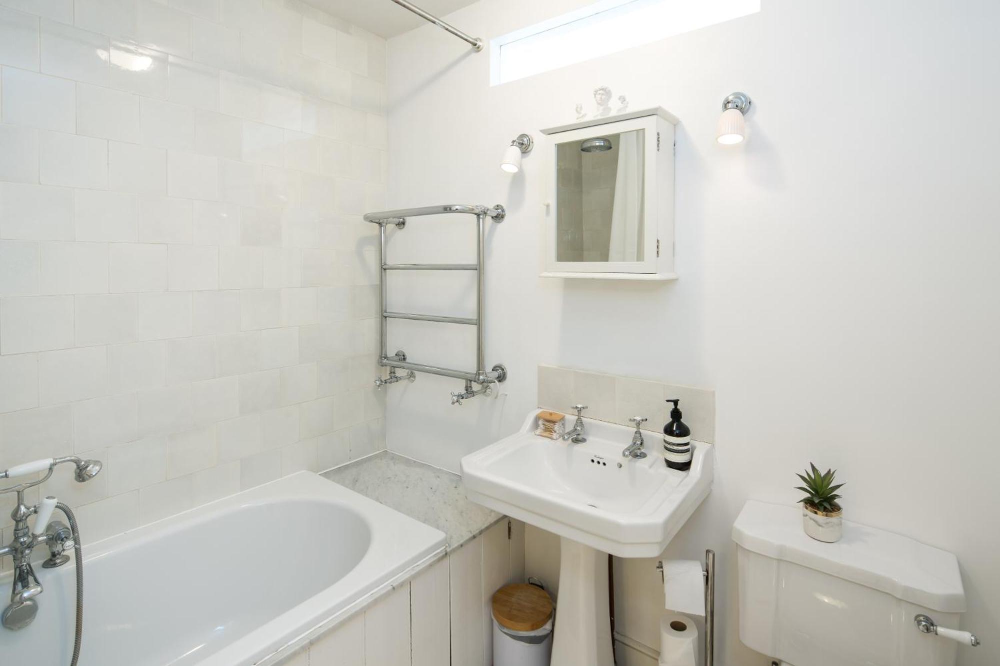 Appartamento Charming 2-bed Flat In The Heart Of Nottinghill - Steps From Portobello Rd Market And Nottinghill Bookshop Londra