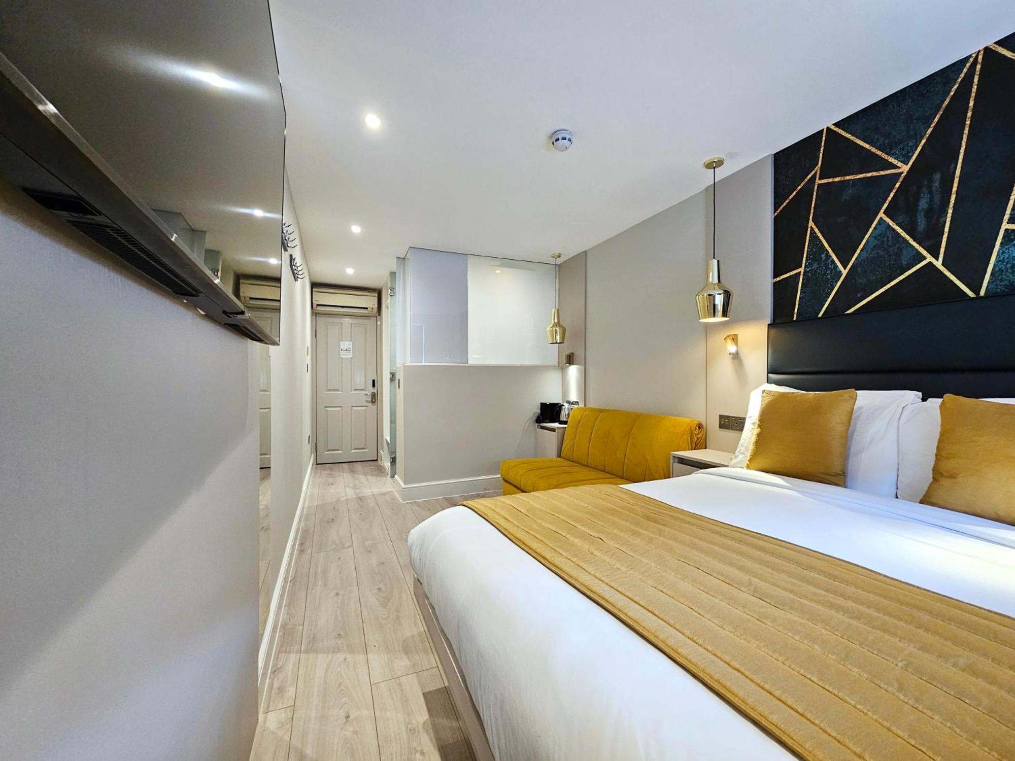 Aparthotel Nox Hyde Park 4*