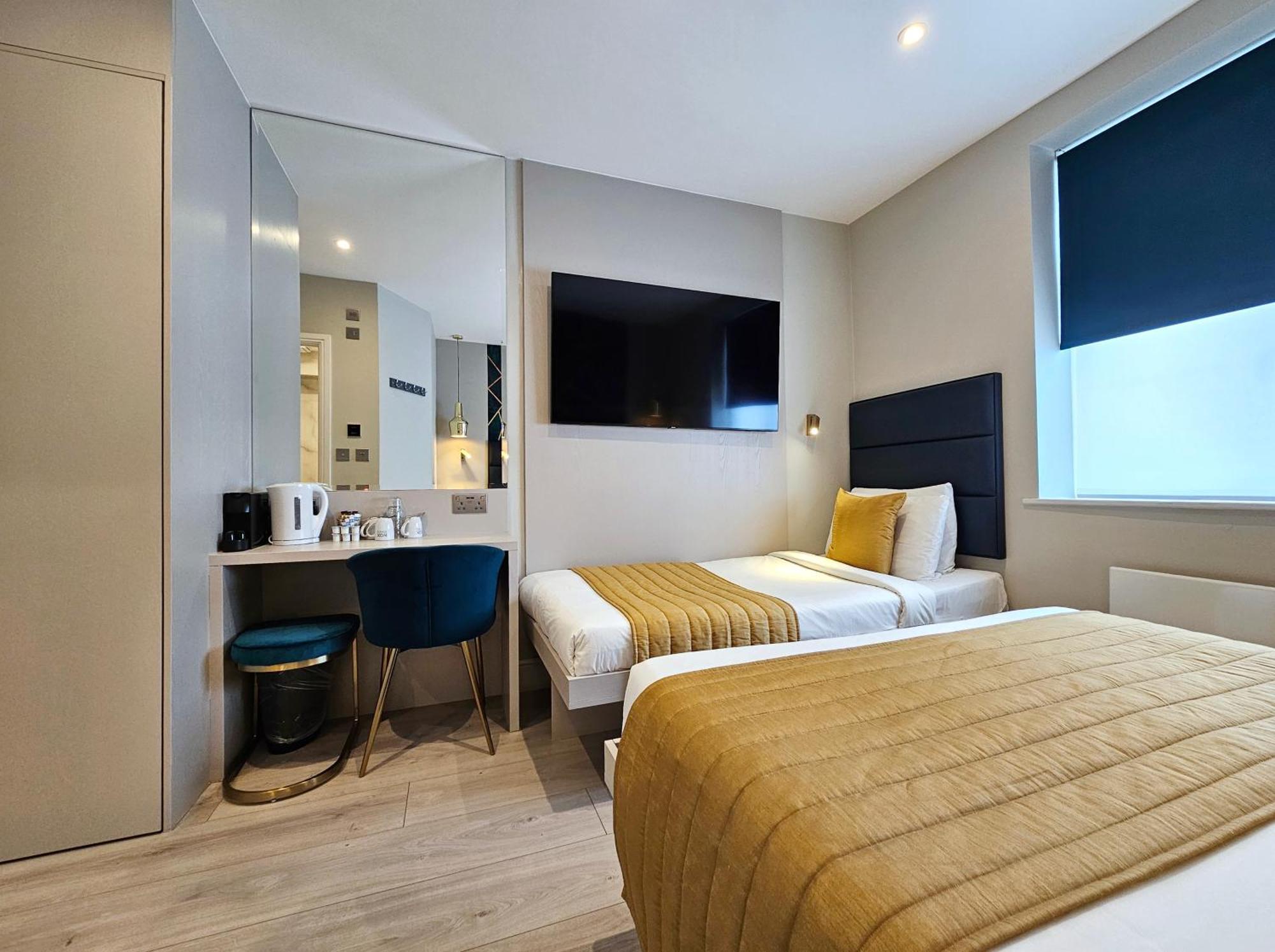 Nox Hyde Park 4*