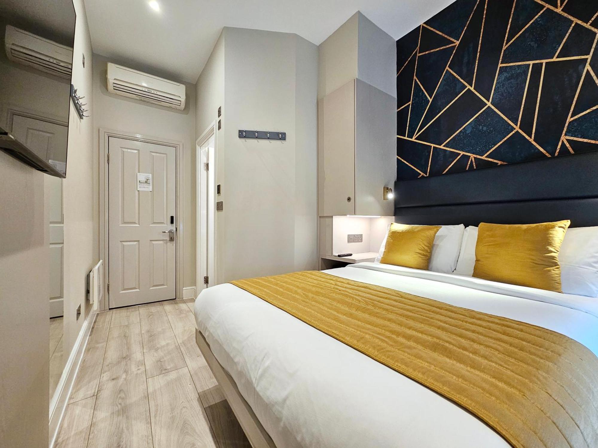 Aparthotel Nox Hyde Park 4*