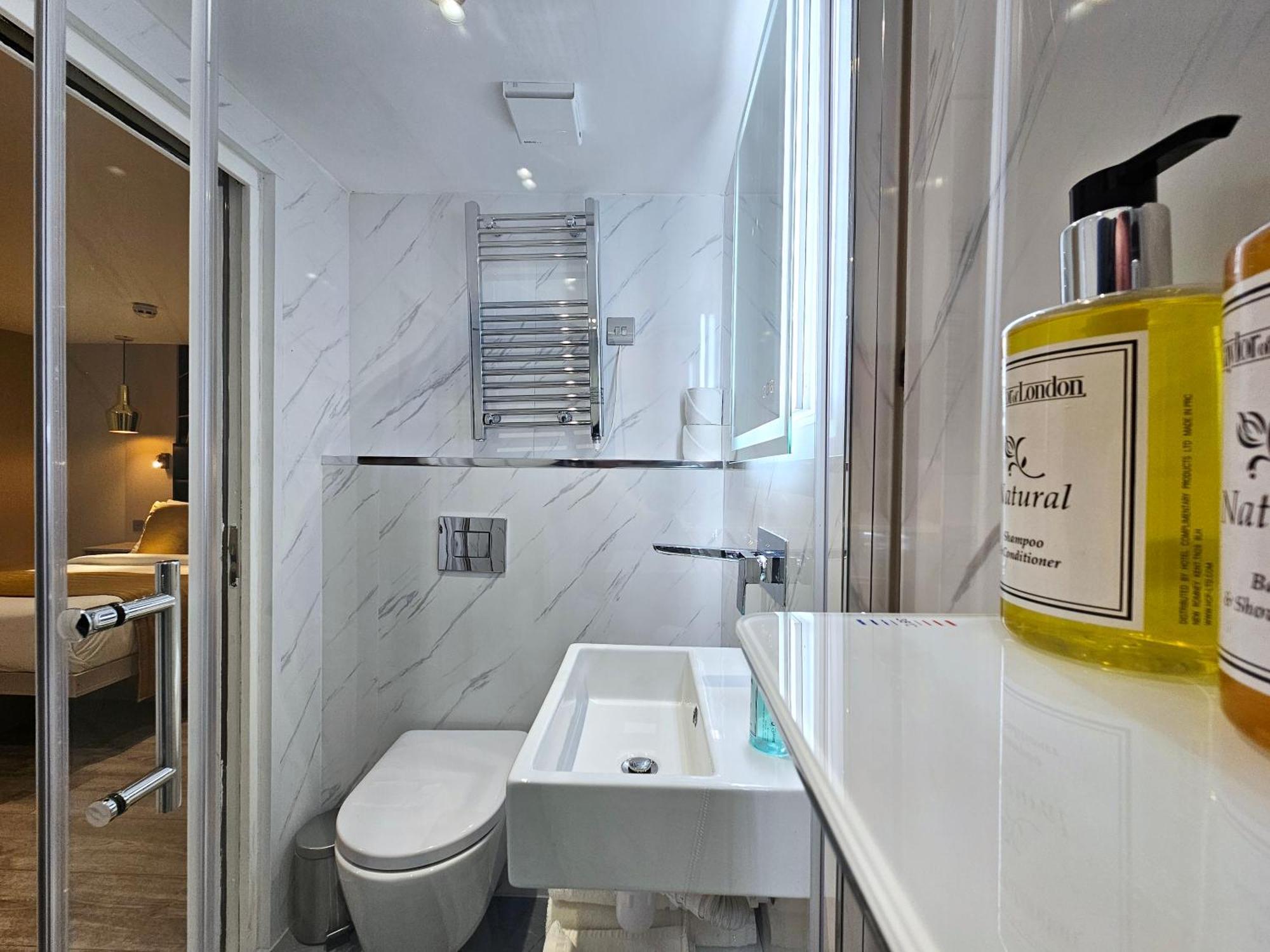 Nox Hyde Park Aparthotel