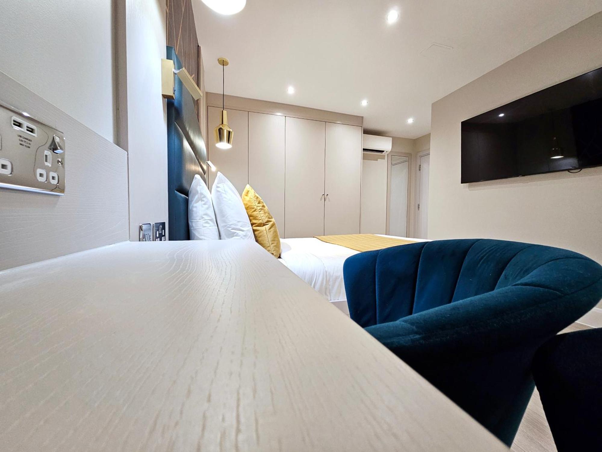 Nox Hyde Park 4*