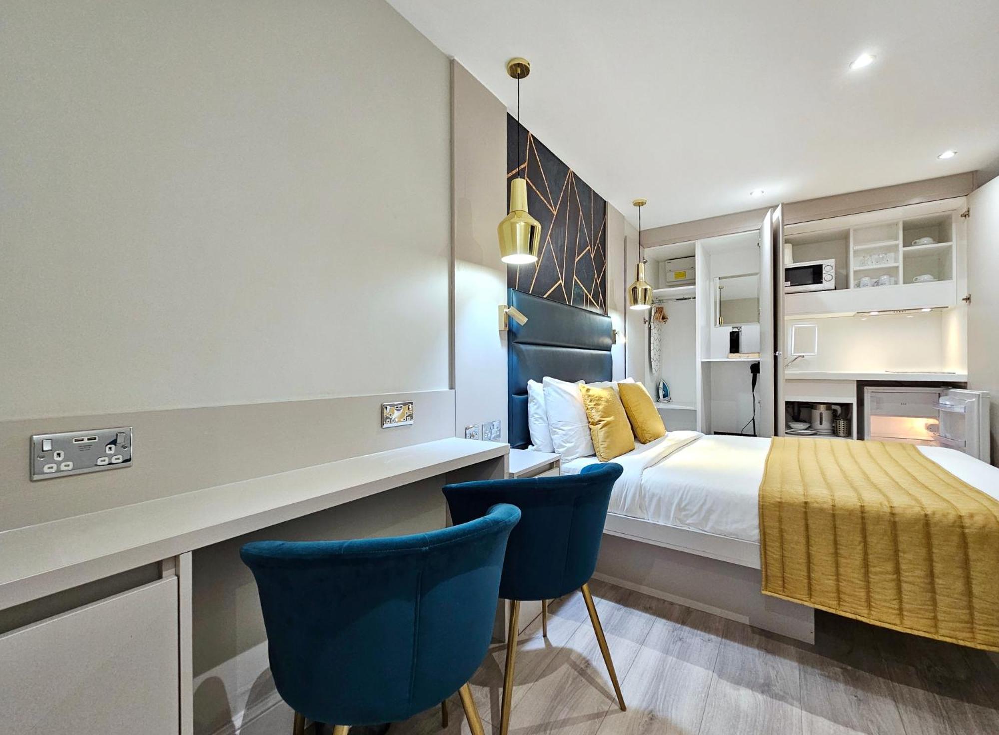 Aparthotel Nox Hyde Park 4*