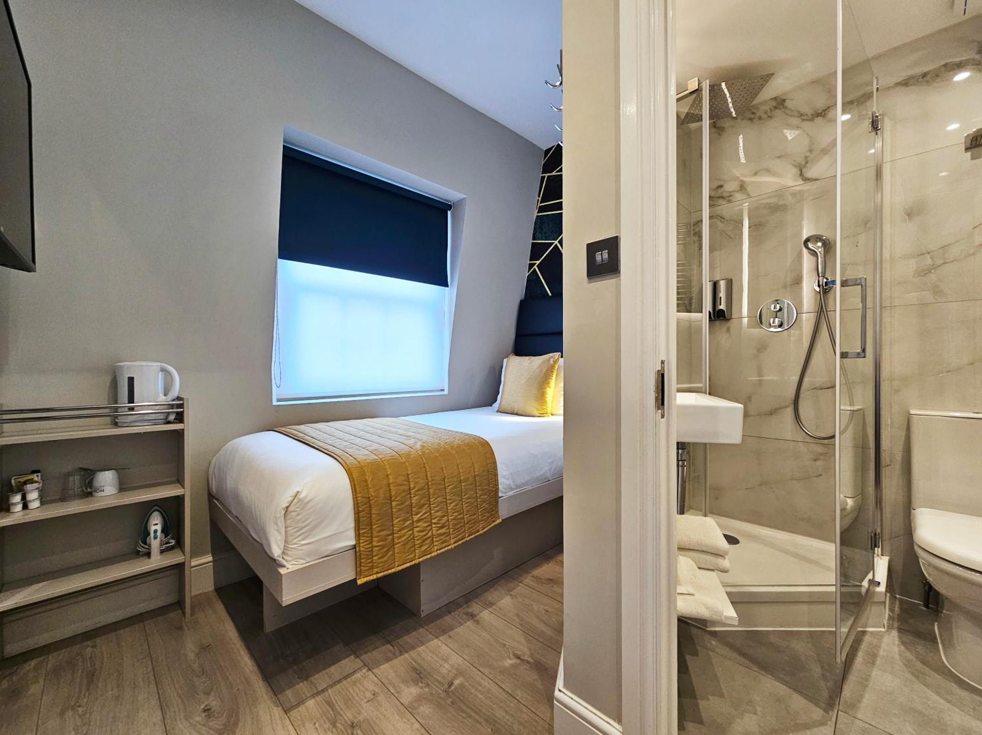 Nox Hyde Park 4*