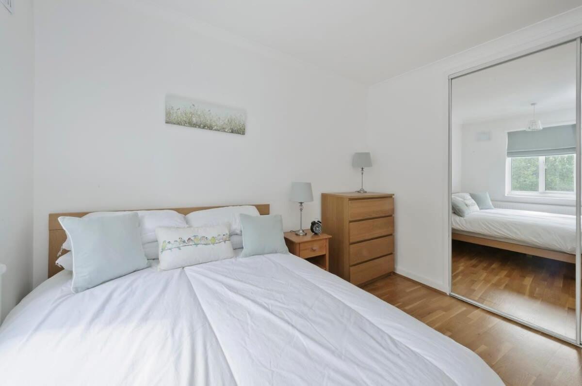 Elegant 3 Bed Flat Earls Court * London