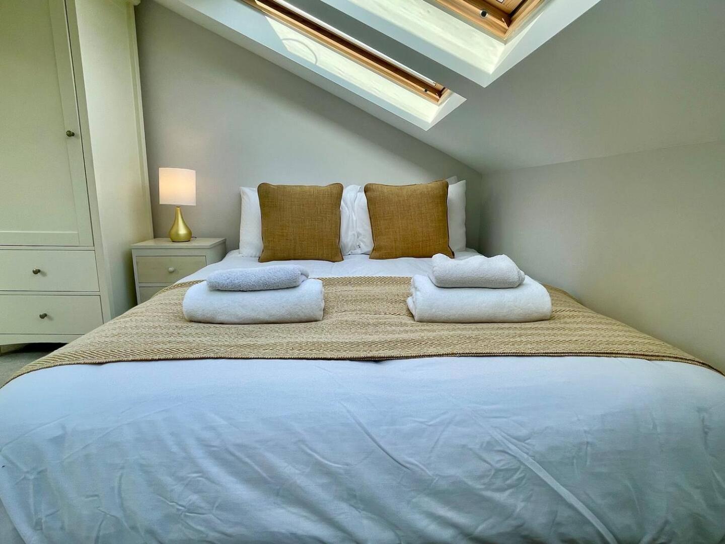 Bright Quiet Loft Ensuite Serene Clapham Area Feriehus