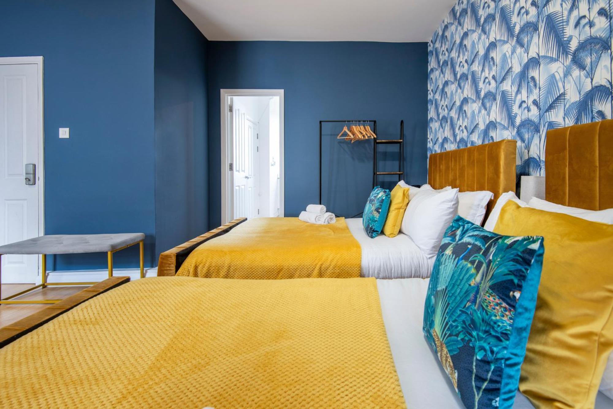 Brand New The Palms: Luxury Family Londra