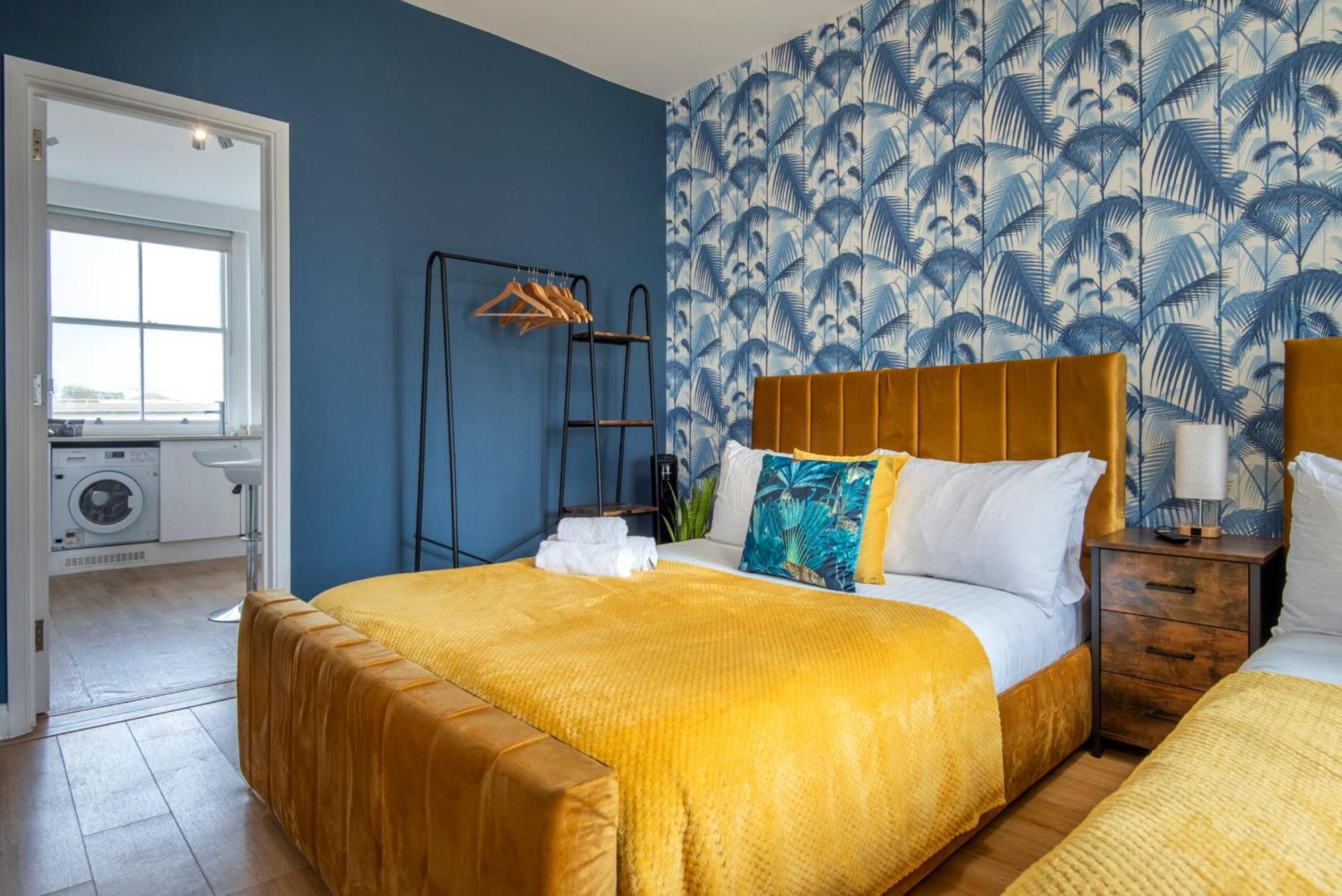 Brand New The Palms: Luxury Family Londra