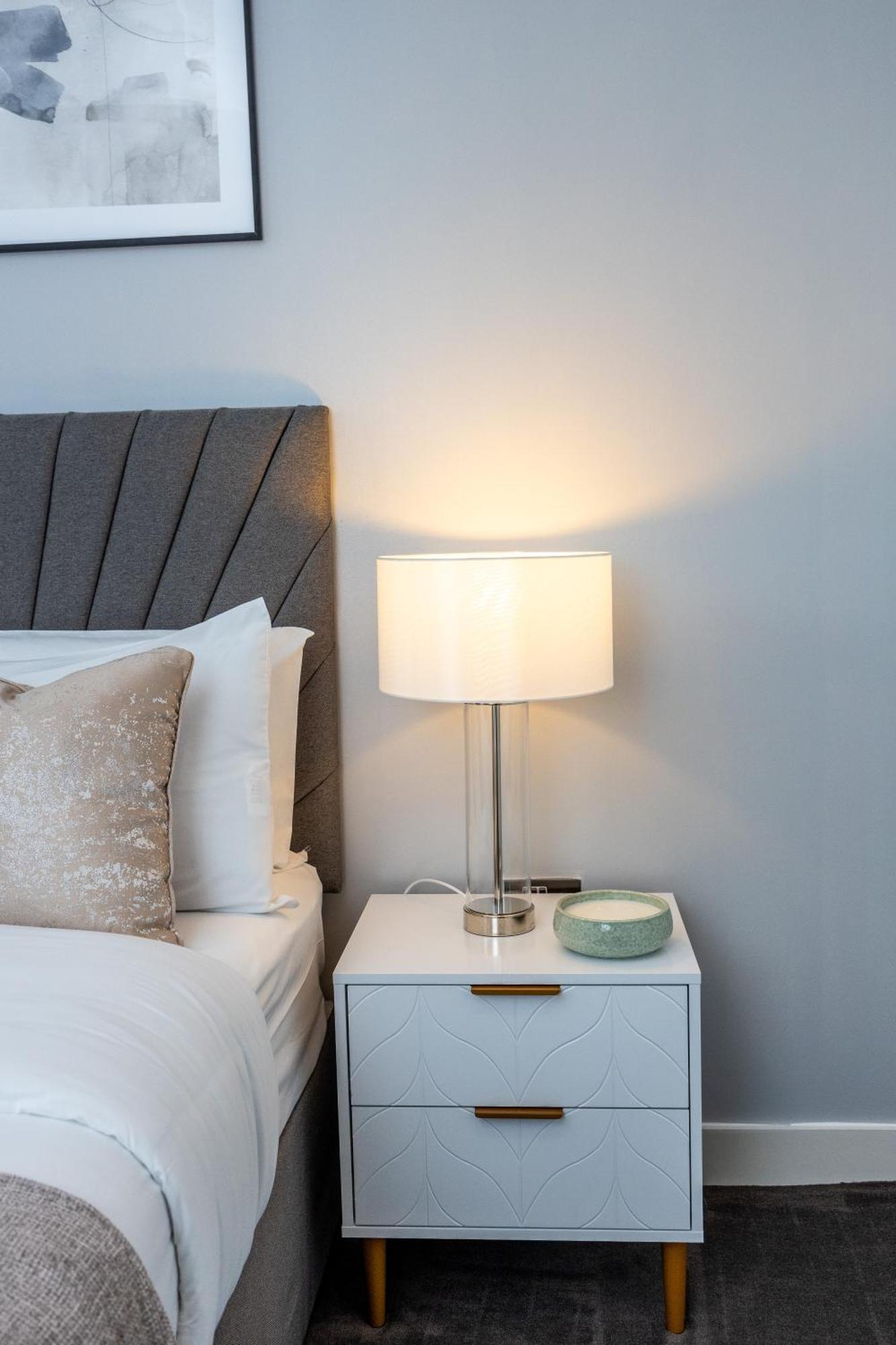 Luxury & Spacious 2 Bedroom Apt With City Views Appartement Londen