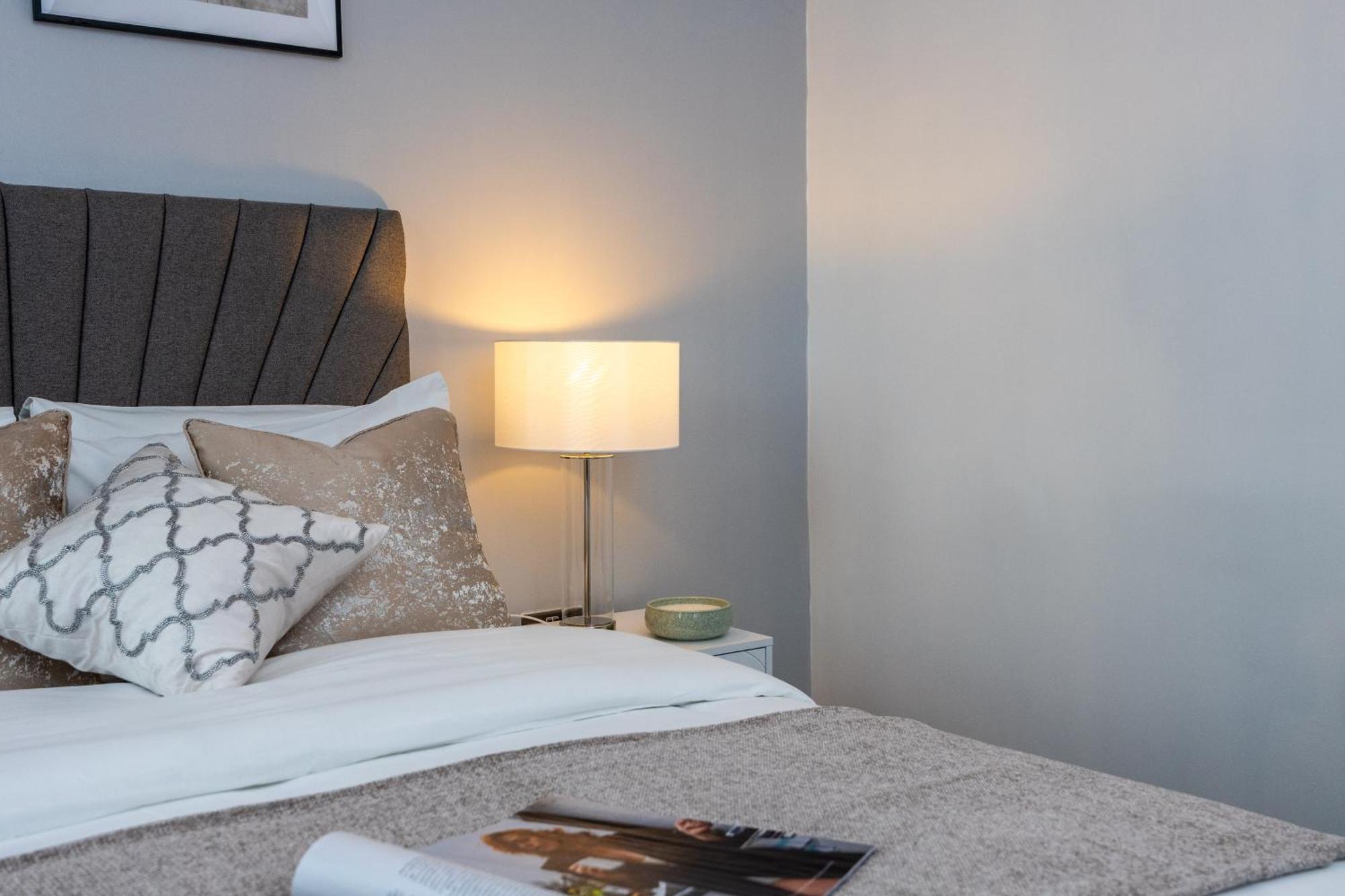 Luxury & Spacious 2 Bedroom Apt With City Views Appartement *